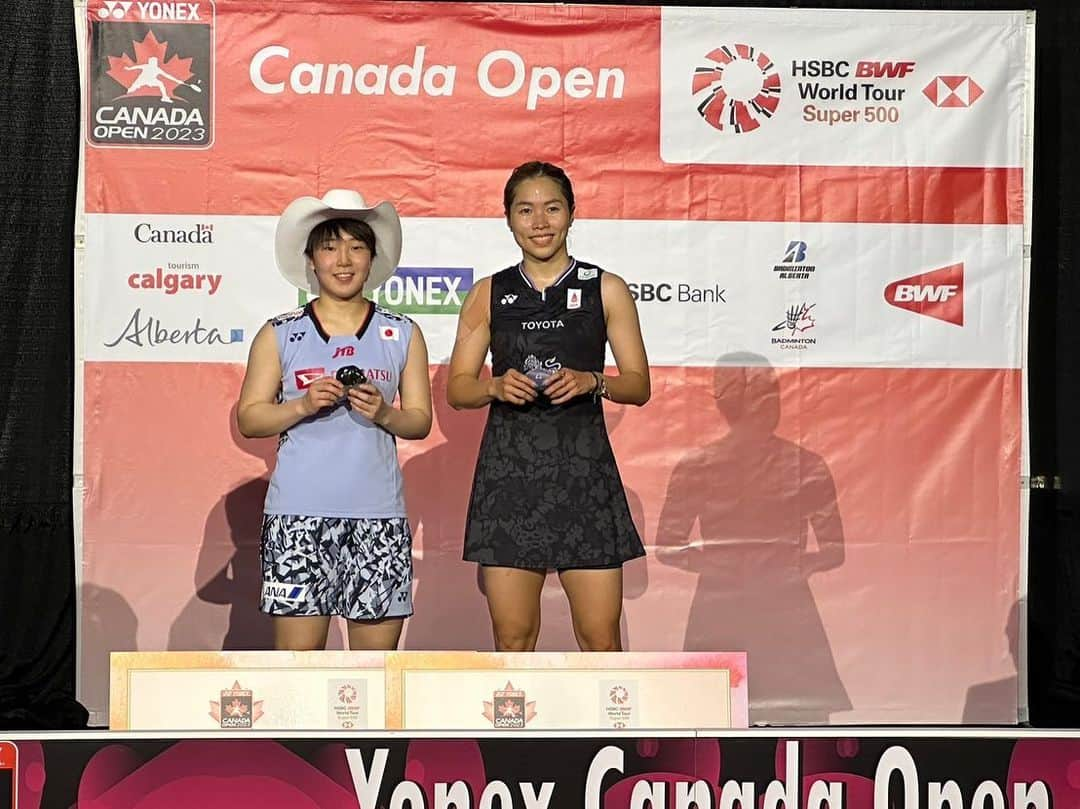 山口茜さんのインスタグラム写真 - (山口茜Instagram)「..  Canada Open 2023 🥇🍁  大きな時差もある中、応援ありがとうございました。  Thank you for your support 🇨🇦🇯🇵🌏  #時差えぐい #標高高い  #ほぼ高地トレーニング #テンガロンハット #熊  📸Cr: @badmintonphoto_official」7月10日 10時54分 - akane.yamaguchi66