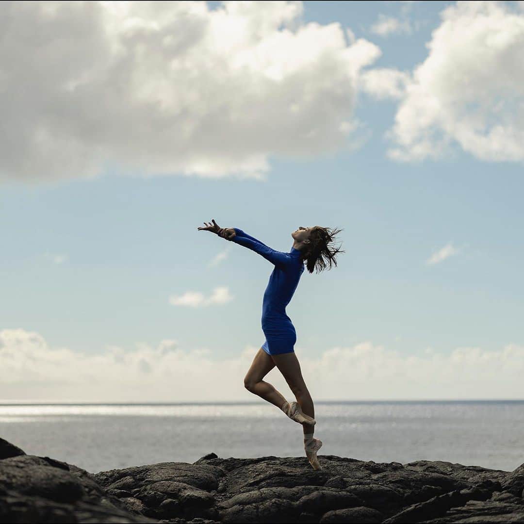 ballerina projectのインスタグラム：「I will be a speaker at the 𝐏𝐚𝐬 𝐝𝐞 𝐃𝐞𝐮𝐱 𝐏𝐡𝐨𝐭𝐨 𝐂𝐨𝐧𝐟𝐞𝐫𝐞𝐧𝐜𝐞 in Chicago from July 21 - 23. For those that are interested in photographing ballerinas / dancers I will be giving 2 lectures, doing a photo demonstration, conducting a photo walk and also having a coffee get together for this conference. Typically I don’t do guest speaking or seminars so this is a rare opportunity to hear and see our process from the Ballerina Project. Link is located in our Insta account and use coupon code DANCE100 for $100 off registration. ⠀ - 𝘋𝘢𝘯𝘦 𝘚𝘩𝘪𝘵𝘢𝘨𝘪   #pasdedeuxphoto2023 @pasdedeuxphoto #ballerinaproject」