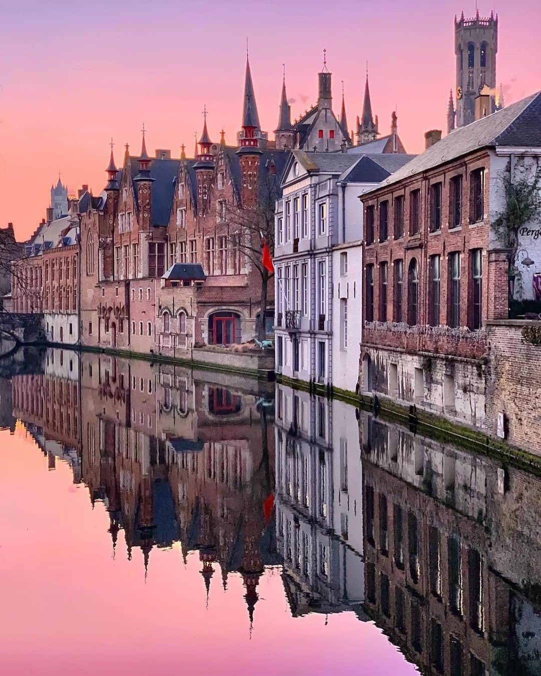 PicLab™ Sayingsさんのインスタグラム写真 - (PicLab™ SayingsInstagram)「We could stare at these reflections in Bruges, Belgium all day long. How gorgeous is this scenery?! Drop a 🇧🇪 below if you've ever been to Belgium.  📸 @jusanders23」7月10日 2時53分 - paradise