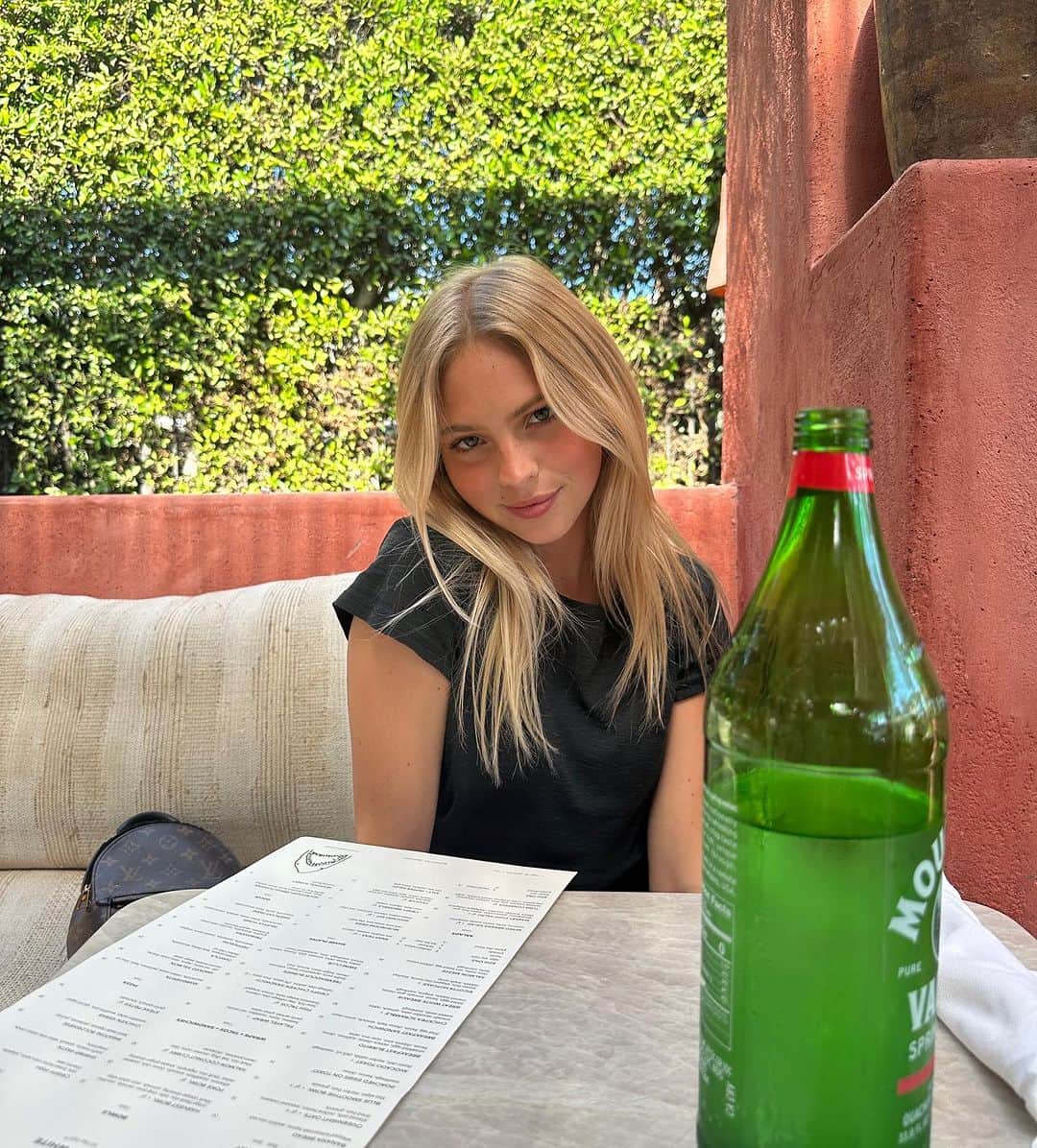 ジョーディン・ジョーンズのインスタグラム：「basically a Mountain Valley ad」