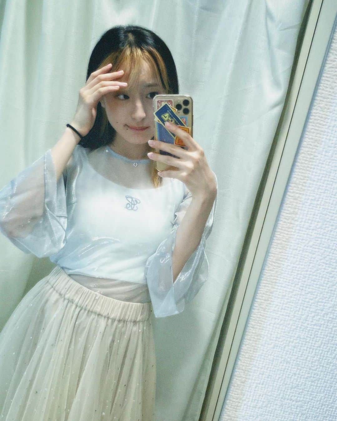 のインスタグラム：「しーするーちゃん インするか迷った ・ ・ インのが好きかも。 ・ ・ ・#lissiboutique  #みっさーくろぜっと #骨格ナチュラル #骨格ナチュラルコーデ #スカート #チュールスカート #チュールドレス #チュールスカートコーデ #織姫コーデ #七夕」