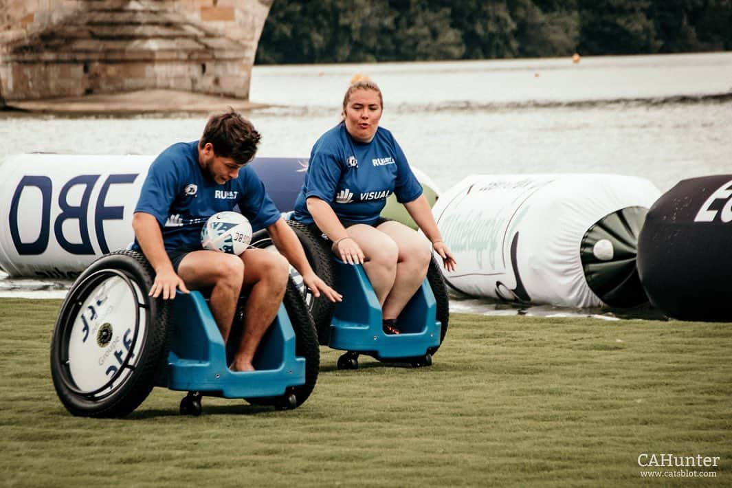 富田真紀子さんのインスタグラム写真 - (富田真紀子Instagram)「Wheelchair Water Rugby 🏉 👩‍🦼  ラグビーのルールそのままで、7人制の車椅子ラグビー。  ボールを後ろに投げて、ディフェンスを避けて前に進むという、腕の勝負💪  誘ってもらって初めて楽したんだけど、かなりアグレッシブだったし、  みんなすごいオープンマインドの方で、総じて本当に楽しかった❣️  このイベント、日本で絶対やりたい😆👍👍👍  #waterrugby  #waterrugbytoulouse」7月10日 3時09分 - makikotommy