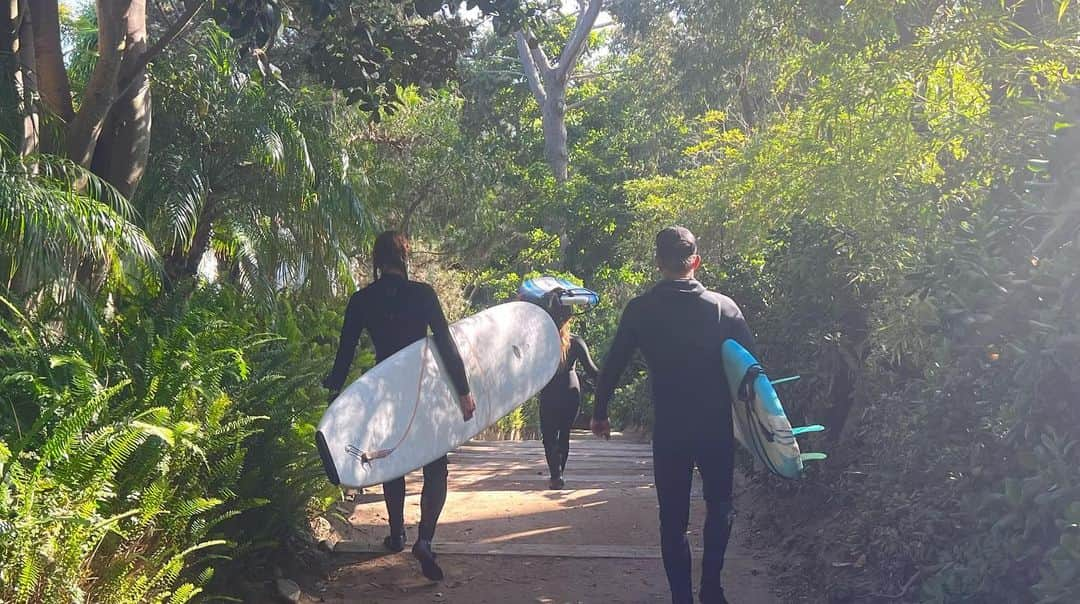 ポーラ・パットンさんのインスタグラム写真 - (ポーラ・パットンInstagram)「...Surf Part 2: We fall, but we get up. Never give up🌊🌈 So grateful for my friend and phenomenal teacher, Steve Drobny, who helped me achieve a dream!!!🙏🏽🌊 I hope you all have a blessed Sunday!!!🙏🏽✨🌊」7月10日 3時25分 - paulapattonofficial