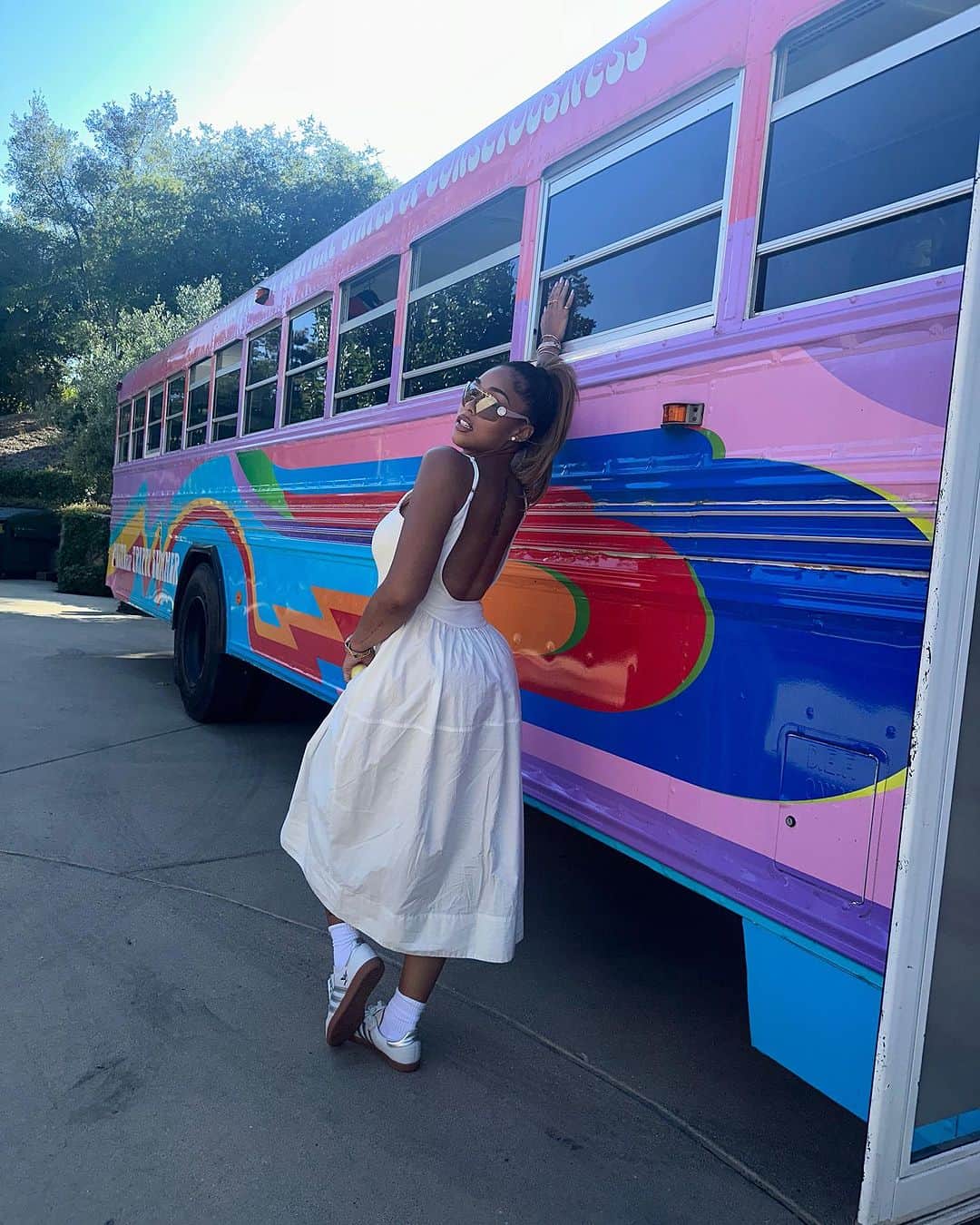 ジョーディン・ウッズのインスタグラム：「you don’t have to find the light when you are the light 🌈✨」