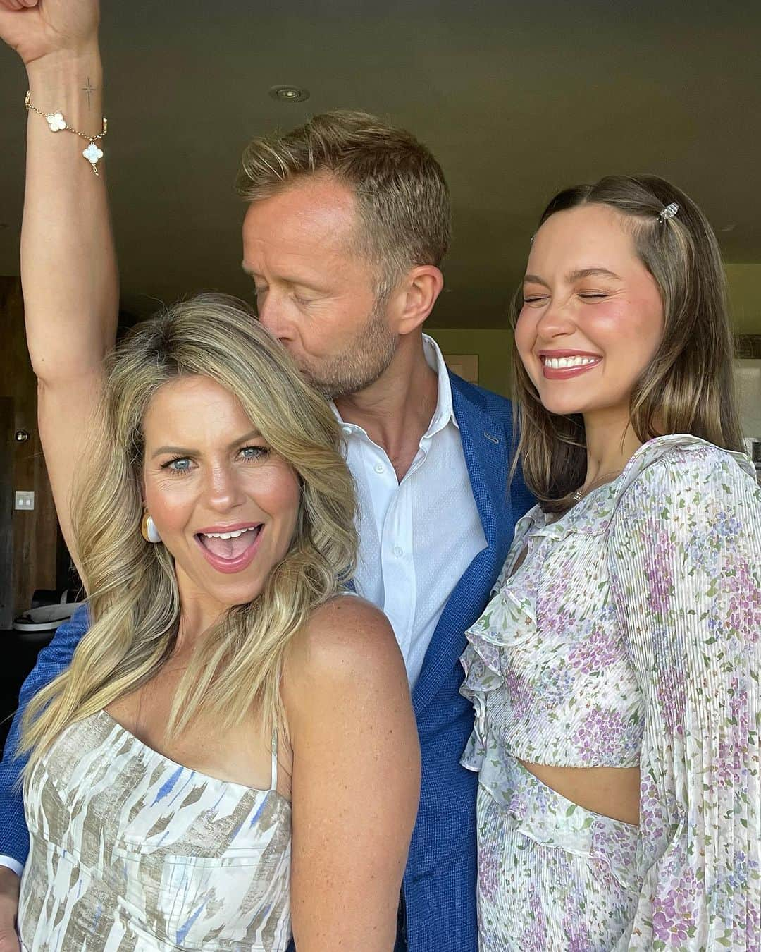 ナターシャ・ブレさんのインスタグラム写真 - (ナターシャ・ブレInstagram)「A whole lotta love for my family 💜」7月10日 3時41分 - natashabure