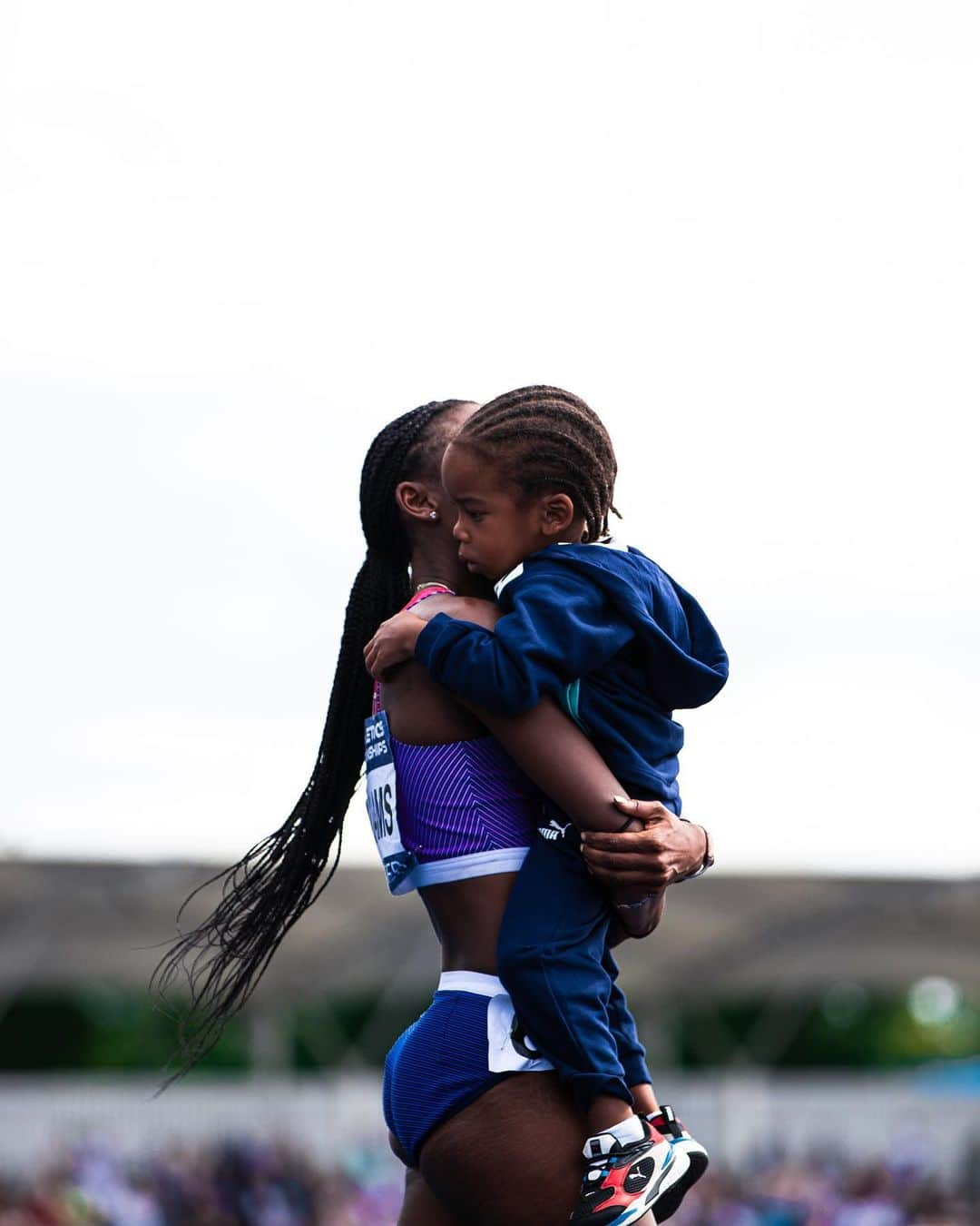 ビアンカ・ウィリアムズさんのインスタグラム写真 - (ビアンカ・ウィリアムズInstagram)「Here is the cutest moment of the UK Championships. Family first. 🫶🏻  Media: @stadion_actu」7月10日 3時53分 - biancaawills