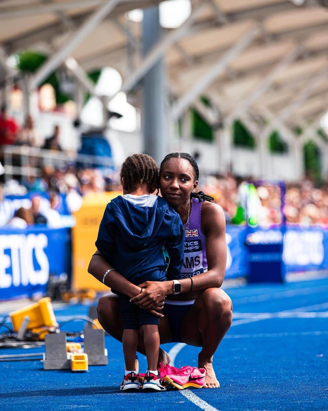 ビアンカ・ウィリアムズさんのインスタグラム写真 - (ビアンカ・ウィリアムズInstagram)「Here is the cutest moment of the UK Championships. Family first. 🫶🏻  Media: @stadion_actu」7月10日 3時53分 - biancaawills