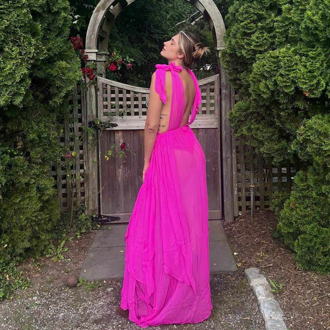 Monica Aksamitのインスタグラム：「reluctantly going to stop myself in this @retrofete dress  thank you for a wonderful stay @staymarquis #staymarquis」