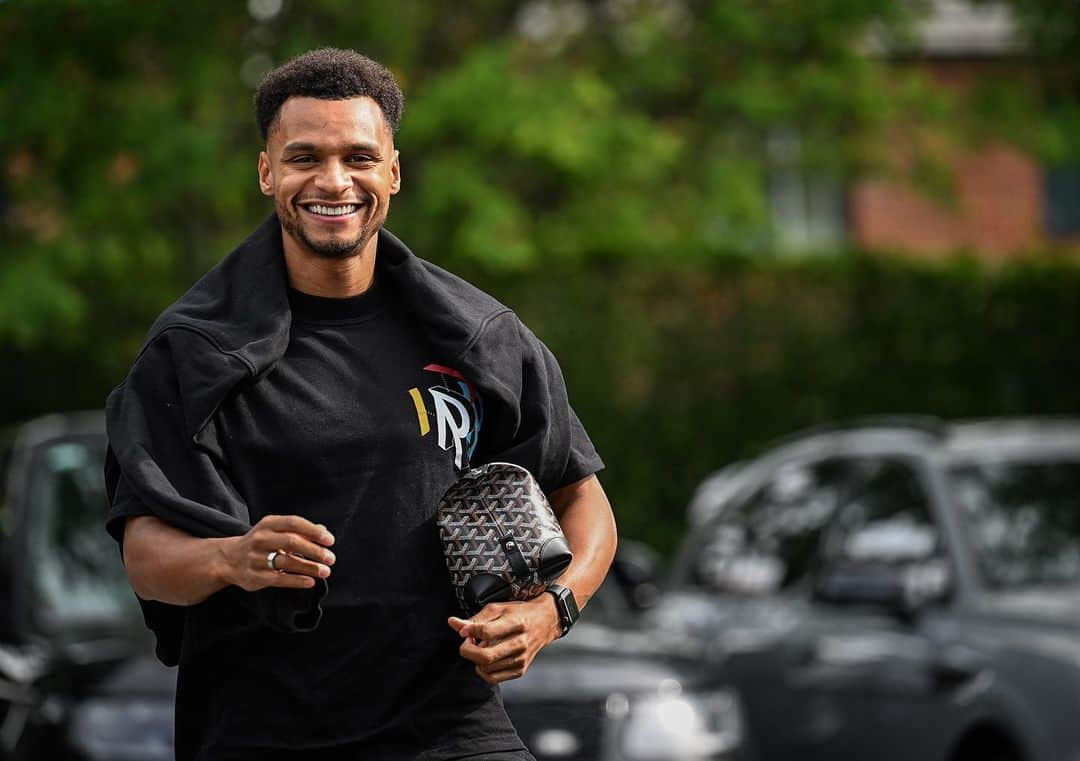 ジェイコブ・マーフィーのインスタグラム：「Oh it’s good to be back 😁 @nufc」