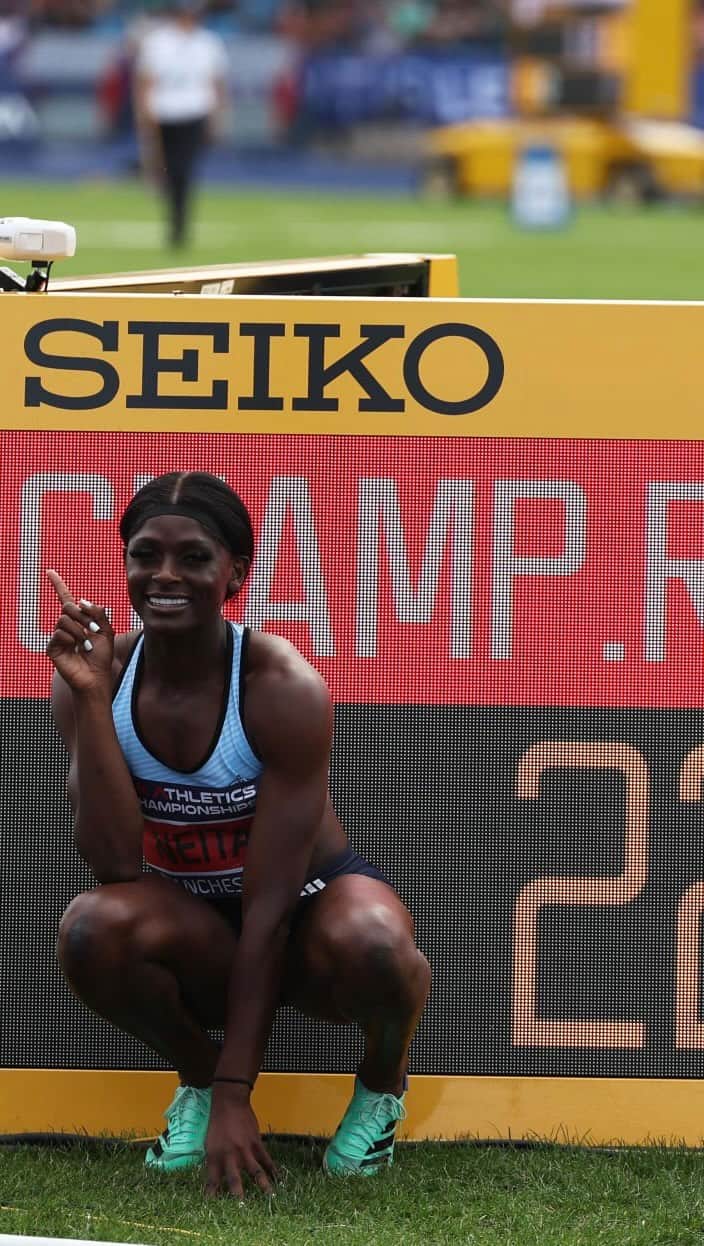 のインスタグラム：「2023 200m British Champion! 🥇 22.25 , Championship Record. ❤️📈☝️  Feels amazing to be British Champ 2 years in a row, so happy with my consistent performances today! ⚡️  Thanks Manchester for the great atmosphere + big thanks to my coach @coach_air_ , team and everyone who continues to support me! 🤩  I do not own the rights to this video」