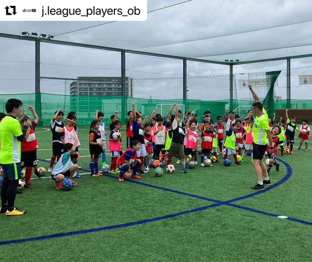 赤星拓さんのインスタグラム写真 - (赤星拓Instagram)「ありがとうございました⚽️ #ご縁に感謝 #今日も良い一日を  #Repost @j.league_players_ob with @use.repost ・・・ 【活動報告】 「JリーグMYサッカー教室」 7/8（土）は明治安田生命福岡マーケット開発部様の開催回に協力しました。  福岡はあいにくの天候☔でしたが、子ども達もコーチ陣も元気いっぱい✊✊✊  J-OBコーチ #播戸竜二　@ryuji_bando #赤星拓　　@akahoshi.taku_1 #早坂良太　@haayaasaakaa #豊原慎二　@toyoharashinji  播戸コーチがデモンストレーションでスーパーゴールを披露！現役さながらのプレーに会場は沸き立っていました⚽️👏👏  関係者の皆様、雨の中ありがとうございました。  #明治安田生命 #福岡マーケット開発部 #Jリーグ #サッカー教室 #JOB #J_OB #Jリーグ選手OB会」7月10日 5時11分 - akahoshi.taku_1