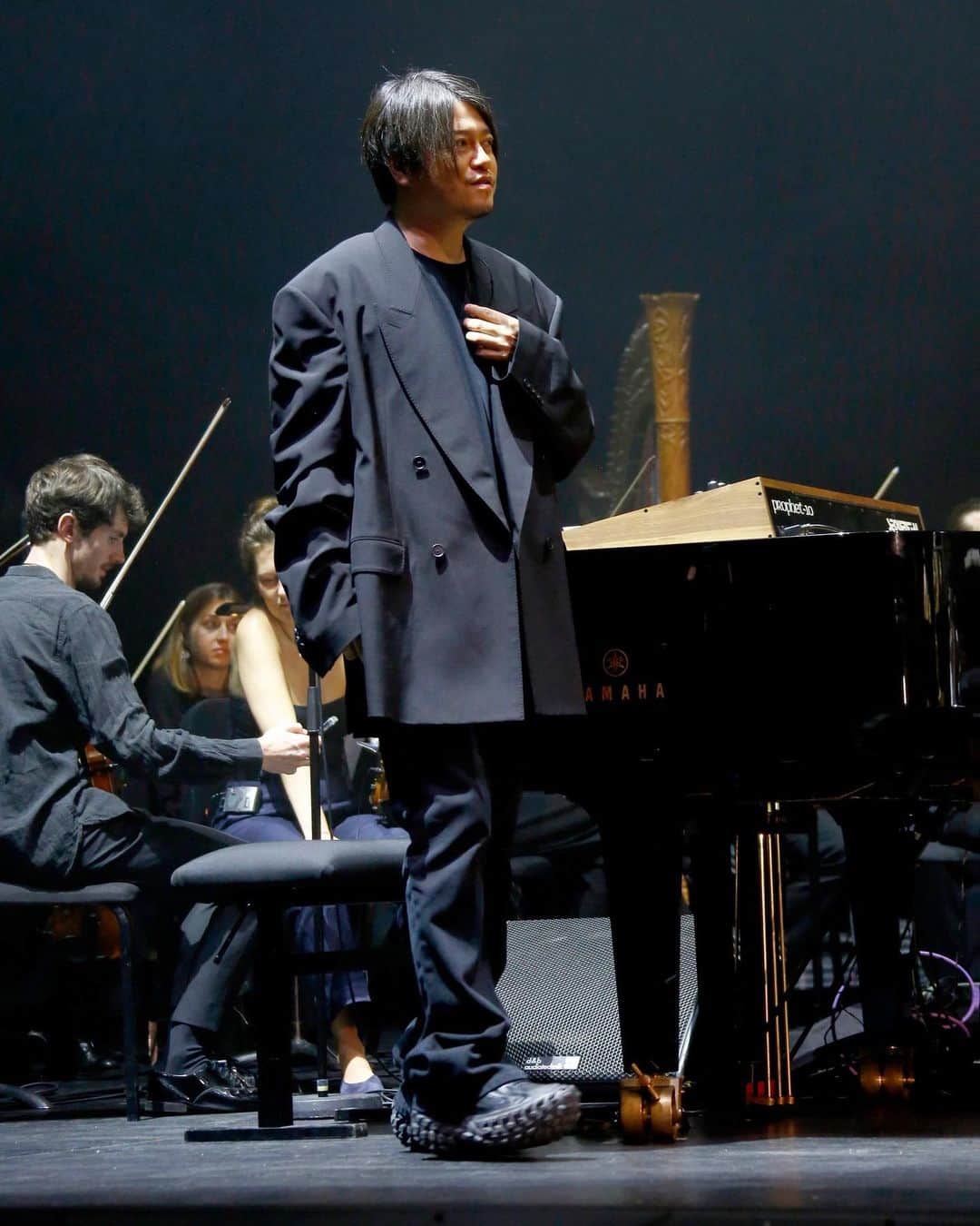渋谷慶一郎のインスタグラム：「Android Opera MIRROR at Theatre du Chatelet 21-23 June 2023  © Photo by Claude Gassian @claudegassianofficial」