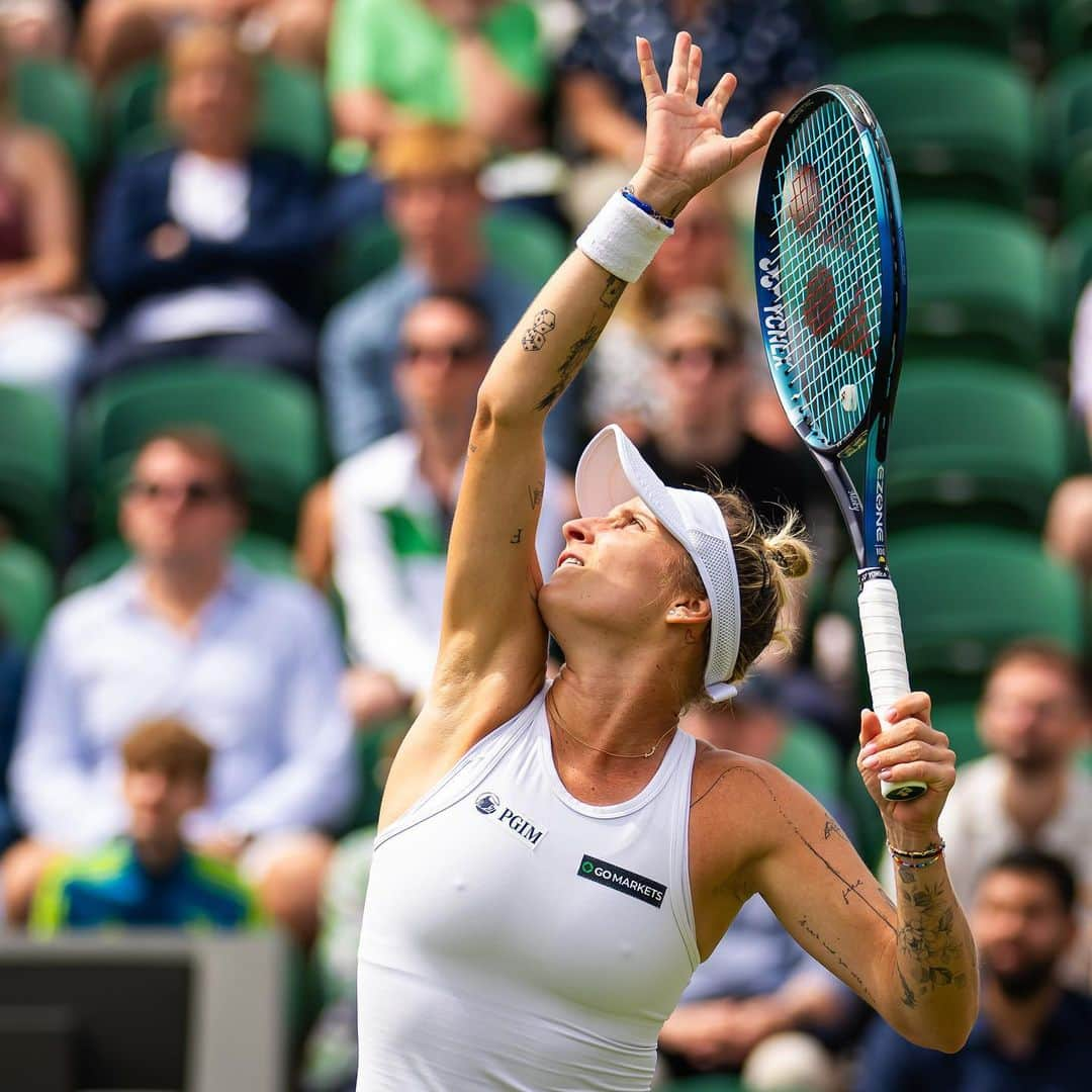 WTA（女子テニス協会）さんのインスタグラム写真 - (WTA（女子テニス協会）Instagram)「🫢 is right   Our first four quarterfinalists are locked in!  #Wimbledon」7月10日 5時19分 - wta