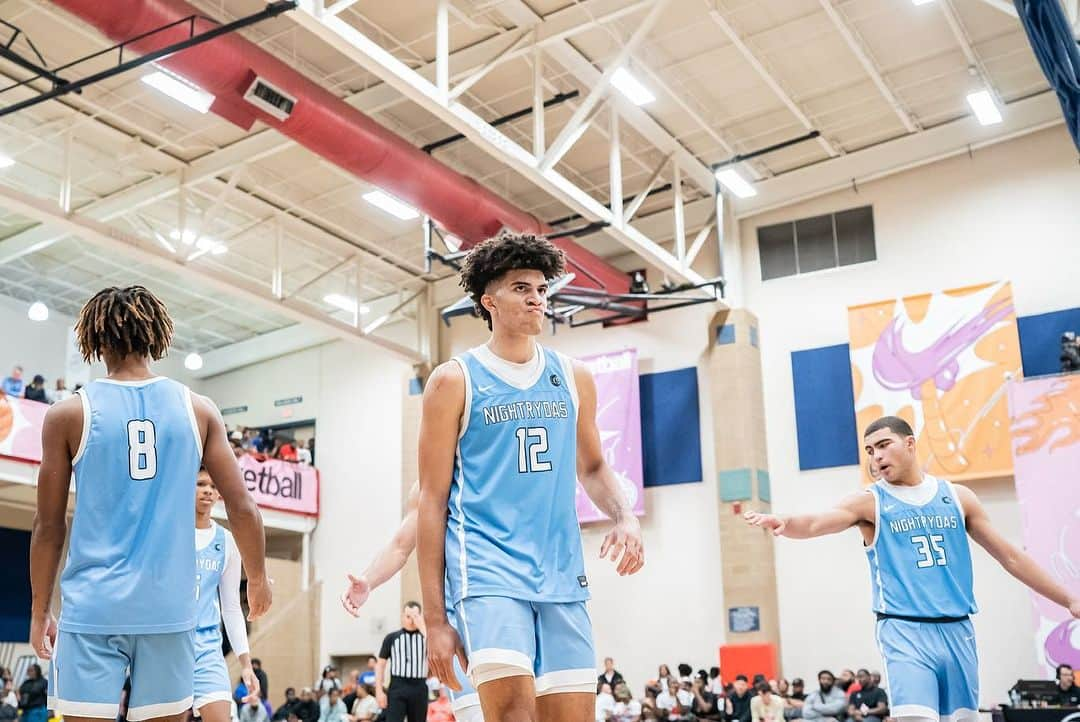 カルロス・ブーザーさんのインスタグラム写真 - (カルロス・ブーザーInstagram)「Back 2 Back 🍑 Jam Champions!!!! 📷: @holytoledophoto #holdat」7月10日 5時46分 - mrcbooz