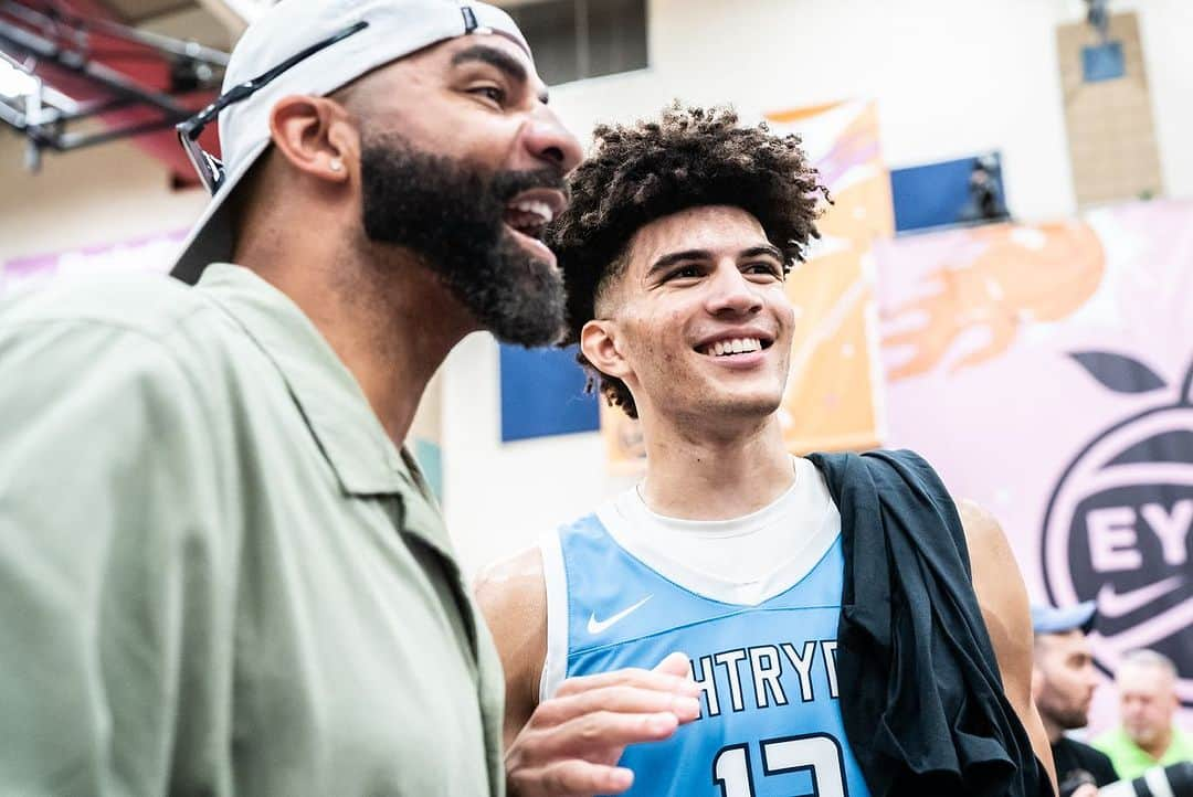 カルロス・ブーザーさんのインスタグラム写真 - (カルロス・ブーザーInstagram)「Back 2 Back 🍑 Jam Champions!!!! 📷: @holytoledophoto #holdat」7月10日 5時46分 - mrcbooz