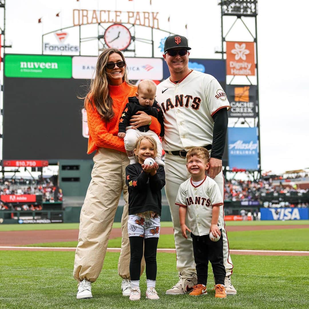 サンフランシスコ・ジャイアンツのインスタグラム：「Went to Joc Bobblehead Day and a Pederson Party broke out」