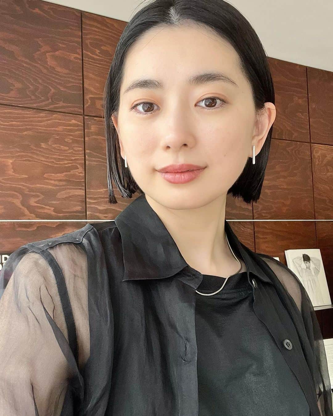 松永ちさとのインスタグラム：「💇🏻‍♀️✨💆‍♀️ ちょと前いろいろ整えた日 さっぱりうれしい〜🎶 施し中けんの大変お世話になり 感謝でいっぱいです♡♡ @dab_momo_t112  @na0129   2件目のfacialはお昼寝と ぴったりタイミング！ラッキー！ お気にの炭酸パック補充♡♡♡ @makemariee   #cut#facial #carbonatedpack #maintenance」