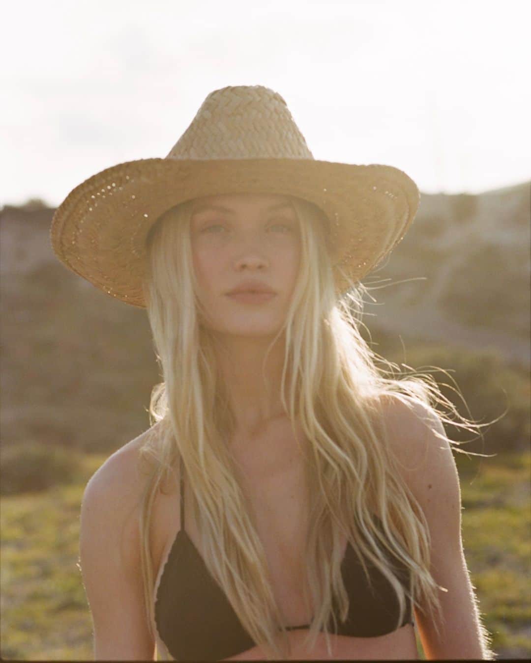 ブリクストンのインスタグラム：「The Houston straw cowboy hat. Made for your next travel destination.」