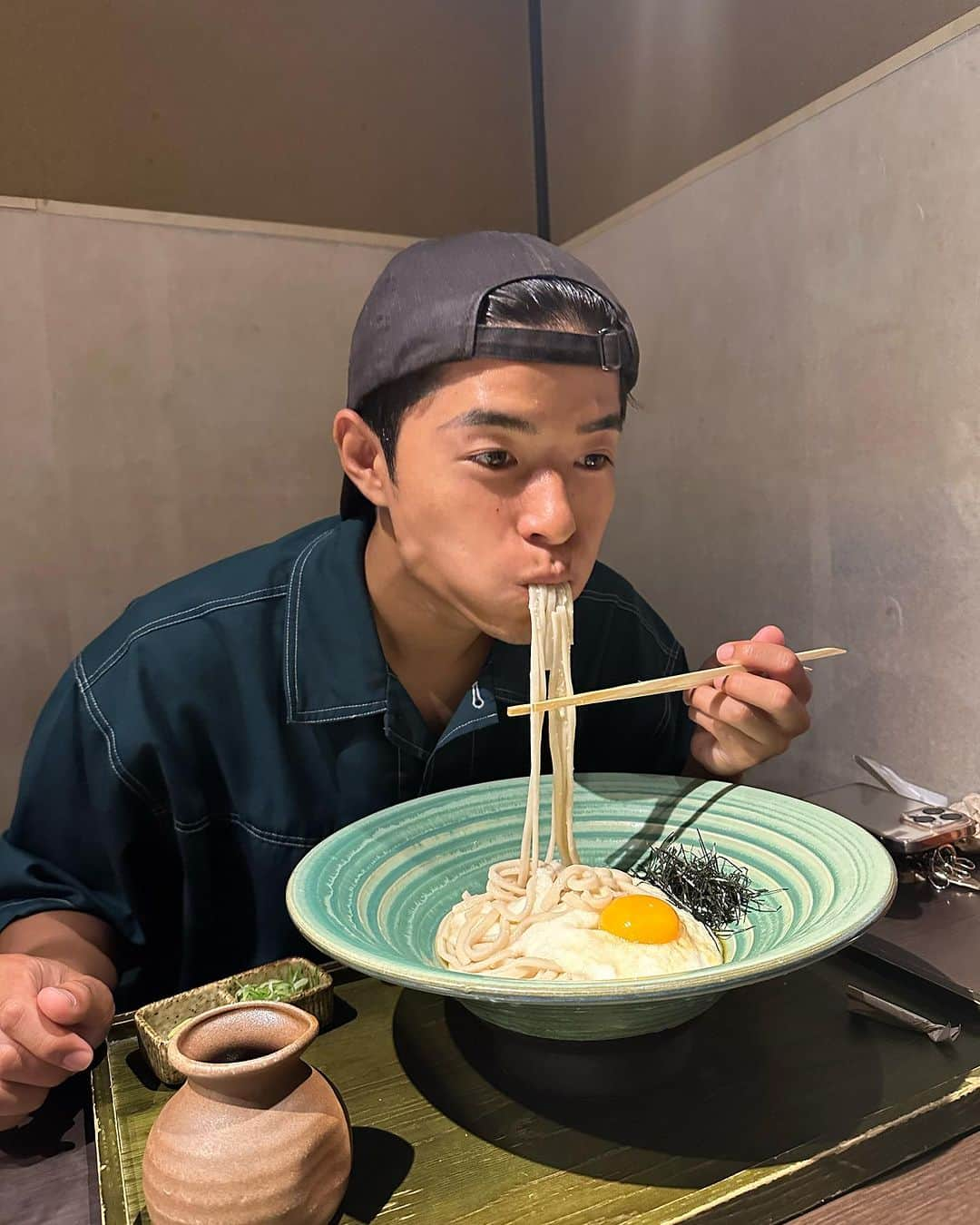 池田航さんのインスタグラム写真 - (池田航Instagram)「Which do you like UDON or SOBA？ ズバリ！あなたは蕎麦派？うどん派？  今食べたい方を教えて😍  写真は人生初、「つるとんたん」高級うどんだったァ🤤 絶品です♥️  YouTubeにて🔎KOHクッキング🔍で 動画投稿してます！ 【池田航】で検索してね❤ ･ ･ ･ 料理アカウントもよかったらフォローしてね✨☞@chef.koh ･ ･ #飲食店を救いたい #日本を食で元気に‼️  #日本のレストランを救いたい #卵だらけの癒しレシピ  #オム王子 #調理師免 #スーパーフードプランナー   初料理本【たまごだらけの癒しレシピ】が全国の書店で発売中！ 是非読んでみてください！！ #たまごだらけの癒しレシピ  #めざせ10000部」7月10日 6時23分 - kohcooking