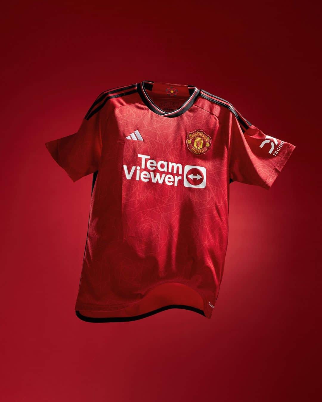 マンチェスター・ユナイテッドさんのインスタグラム写真 - (マンチェスター・ユナイテッドInstagram)「This shirt is a vibe ❤️‍🔥  #MUFC #ManUtd」7月10日 6時57分 - manchesterunited