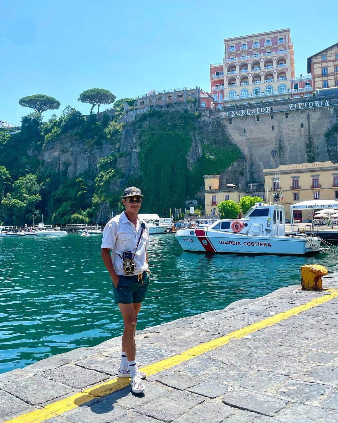 ペ・ジョンナムのインスタグラム：「chill…⛱️⛱️⛱️☀️🏝️👙🩲🍹🍸」