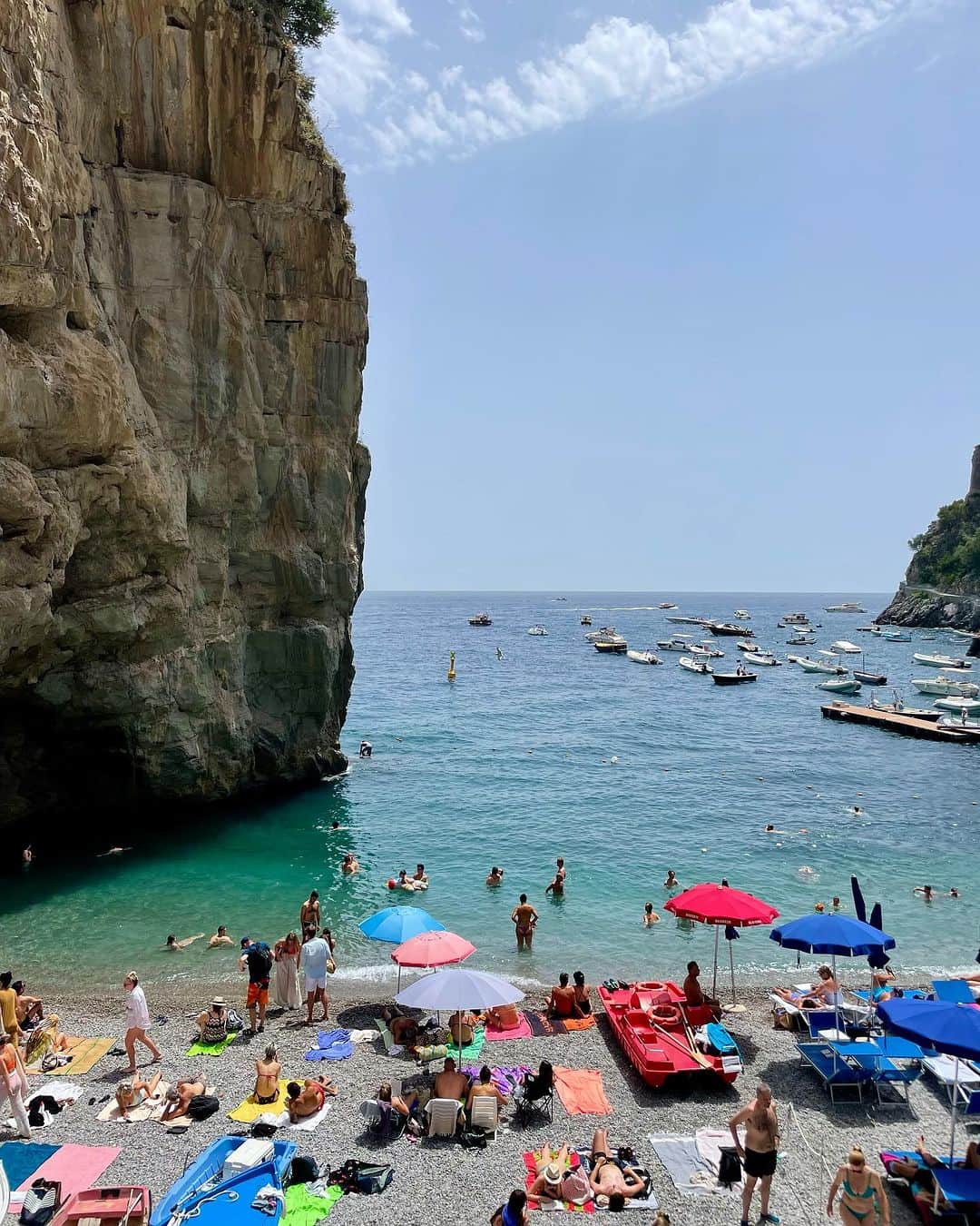 ペ・ジョンナムさんのインスタグラム写真 - (ペ・ジョンナムInstagram)「chill…⛱️⛱️⛱️☀️🏝️👙🩲🍹🍸」7月10日 7時06分 - jungnam_bae