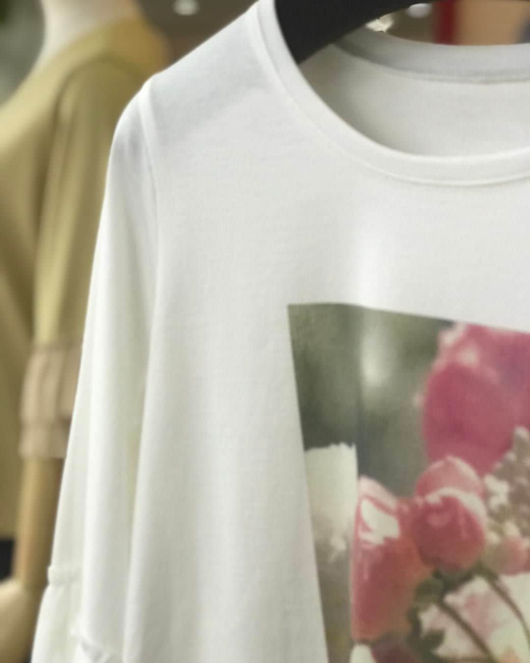 M2companyのインスタグラム：「【BASE】 https://pareatsu.base.ec  #pareatsu #パレアッツ #m2company #エムツーカンパニー #2023SS #Tシャツ #Tシャツコーデ #おしゃれさんと繋がりたい  #ciao_varano」