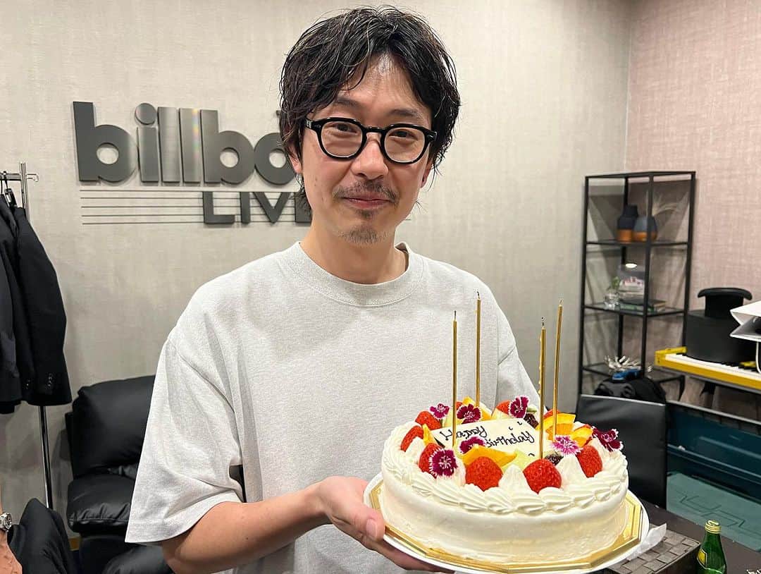クレイジーケンバンド【公式】のインスタグラム：「Happy Birthday, 玄大君！  byスタッフ  ‪#クレイジーケンバンド‬ #crazykenband #ckb ‪#白川玄大 #かてらち #drums」