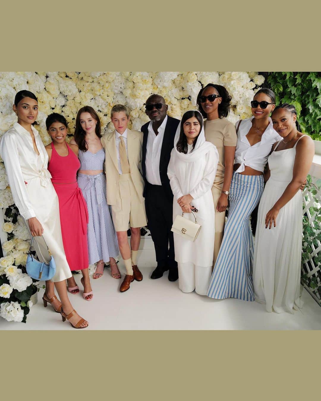 Just Jaredさんのインスタグラム写真 - (Just JaredInstagram)「Emma Corrin met up with three #Bridgerton stars and several other celebs for Polo Ralph Lauren's event during Wimbledon this weekend #EmmaCorrin #PhoebeDynevor #NicolaCoughlan #CharithraChandran #SiennaMiller #OliGreen #MalalaYousafzai #NaomiAckie Photos: Getty」7月10日 8時03分 - justjared