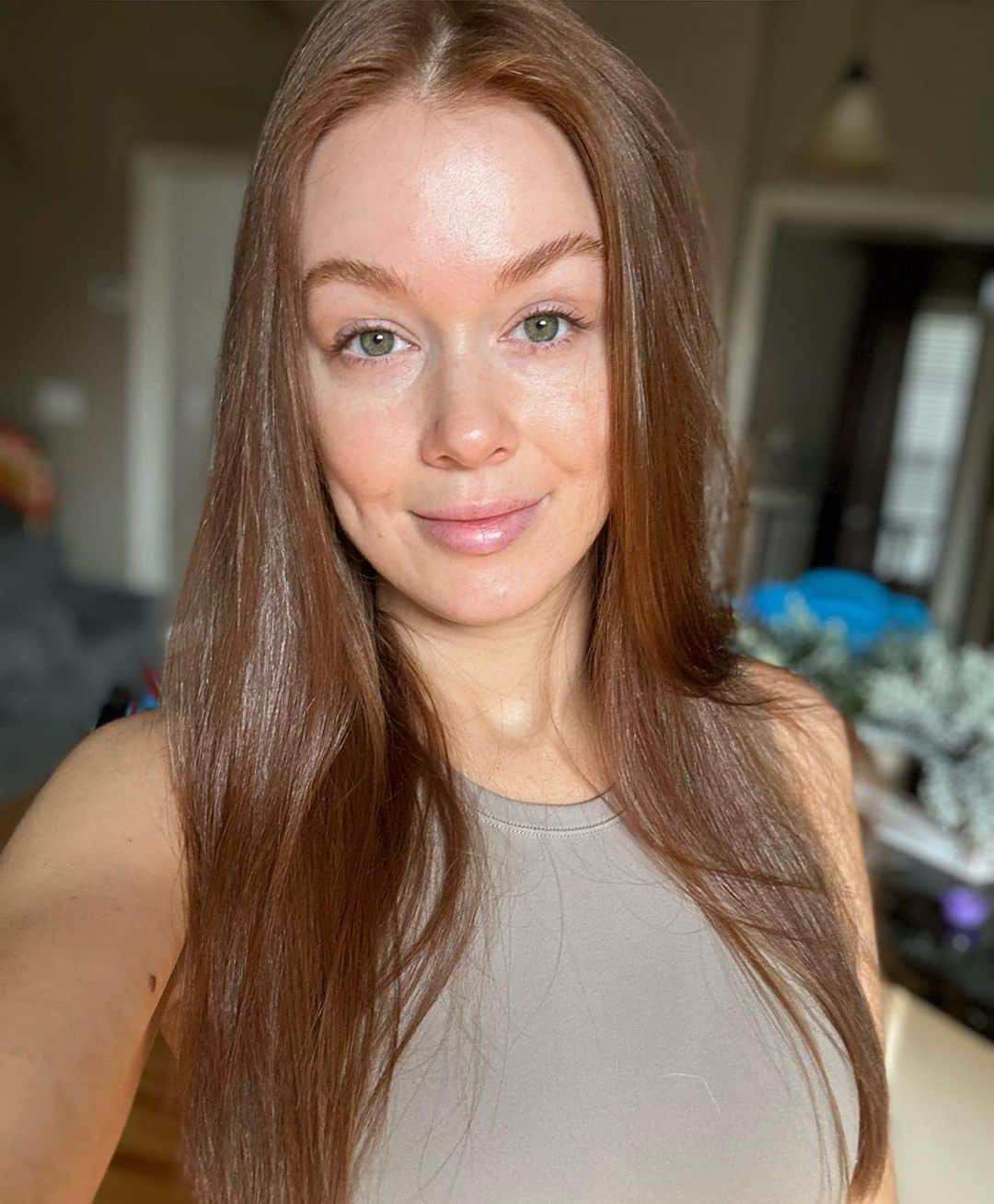 リアンナ・デッカーのインスタグラム：「Hi, hello, hope you're well 🥰」
