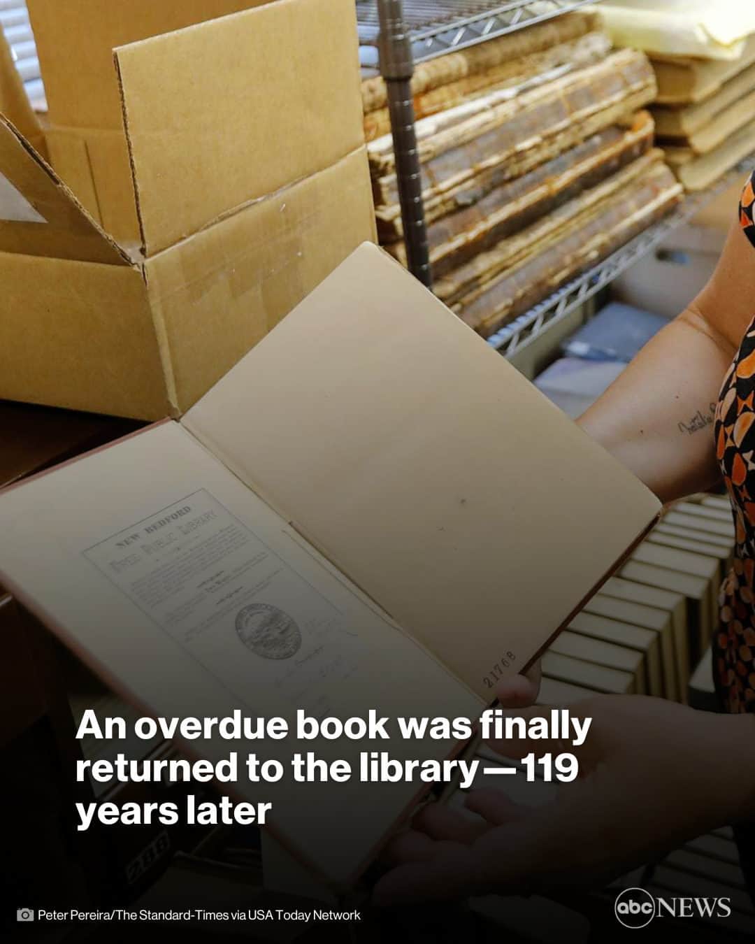 ABC Newsさんのインスタグラム写真 - (ABC NewsInstagram)「It's never too late to return a library book.  A Massachusetts library is celebrating the return of a book more than a century after it was last checked out. More in link in bio.」7月10日 8時01分 - abcnews