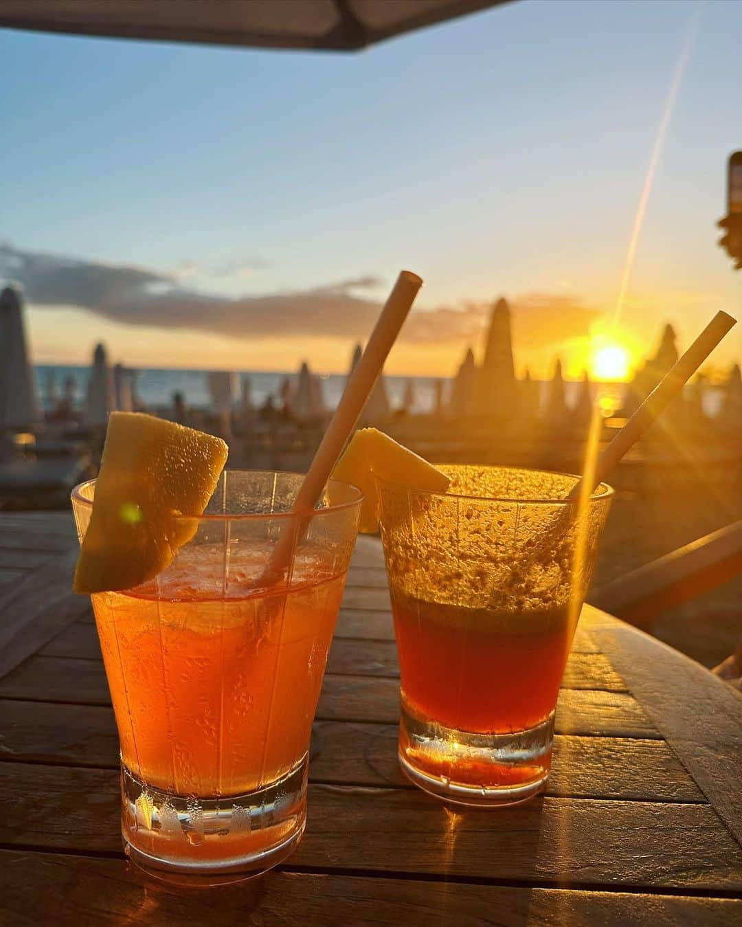 秋倉諒子のインスタグラム：「🥂🌅」