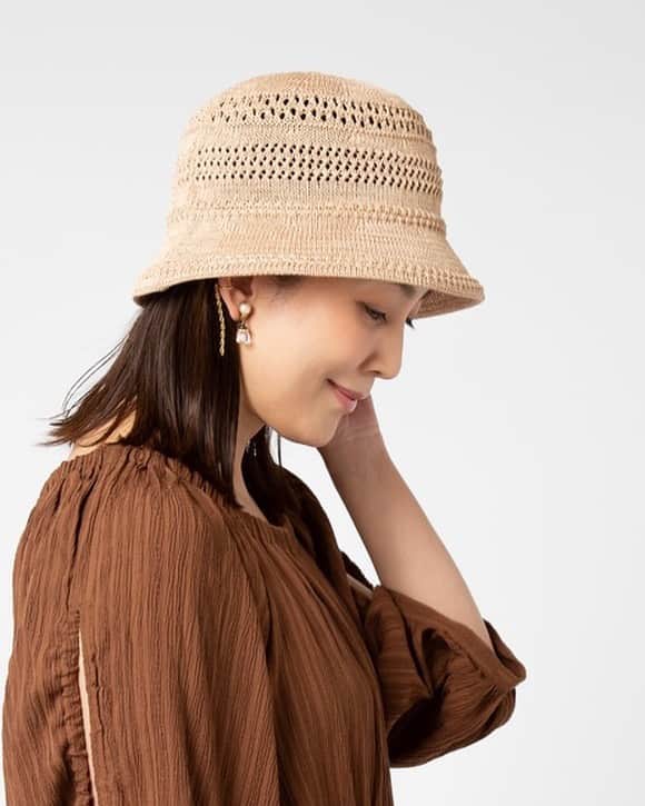 田中美里さんのインスタグラム写真 - (田中美里Instagram)「私もこの夏、たくさんかぶってます。お気に入り。  私がプロデュースしている帽子ブランド「ジンノビートシテカッシ」2023ss のサーモハット。  こちらから購入していただけます。（タグからもとべます）  @un_chapeau_net   チェックしてみてくださいね。  #サーモハット #帽子 #八百吉  #jinnobeatshitecassie #ジンノビートシテカッシ」7月10日 8時38分 - misatotanaka77