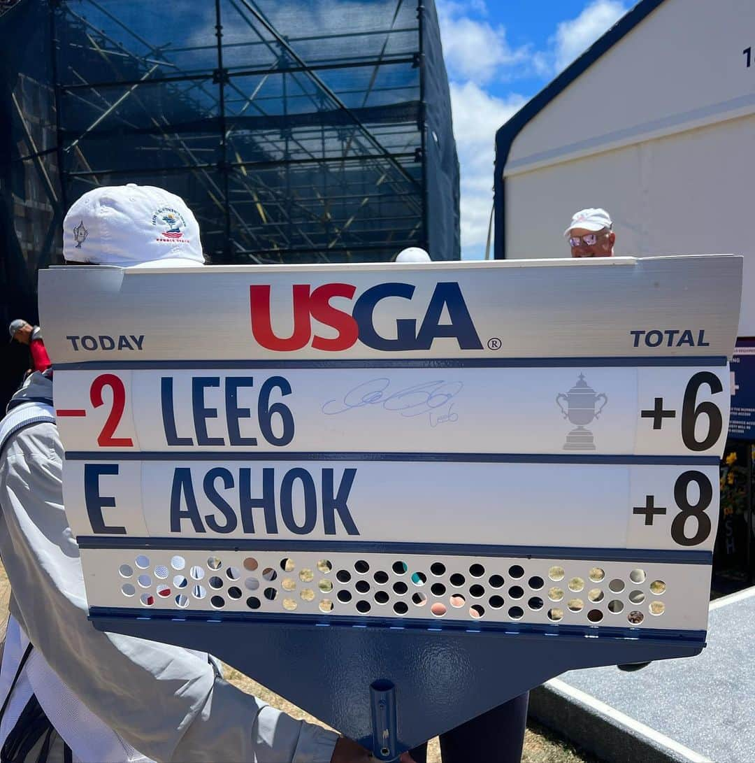 イ・ジョンウン6さんのインスタグラム写真 - (イ・ジョンウン6Instagram)「Always a good feeling to finish off a tournament with a birdie, specially the US Open on this beautiful course! It was great having my whole team here and most importantly my parents supporting me during this amazing tournament and creating awesome memories at the same time! Thank you @usga @pebblebeachresorts , Volunteers and fans for a fabulous week!  #team6   이번주도 응원해주셔서 감사합니다🫶」7月10日 8時47分 - __________6ix