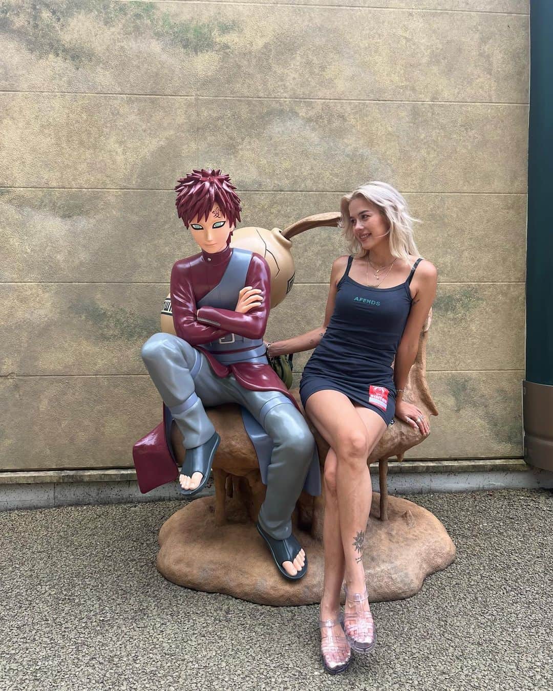 Satomi Biancaのインスタグラム：「🎢🎡 　 弾丸遠足で @fujikyuhighland へ🗻 　　 NARUTOエリアに 我愛羅がいるとは🥹♥️🫶🏼 　  新しいアトラクション"ZOKKON"にも一足早く乗らせてもらったよー！ 　　 カメラ付けて乗ったから記念に動画載せるけど音量注意⚠️ 　 　　 えぇじゃないかも数万年ぶりに乗ったけど、並んでる時怖すぎてテンション低かったなー😇 　　  #ZOKKON #富士急にzokkon  #富士急ハイランド」