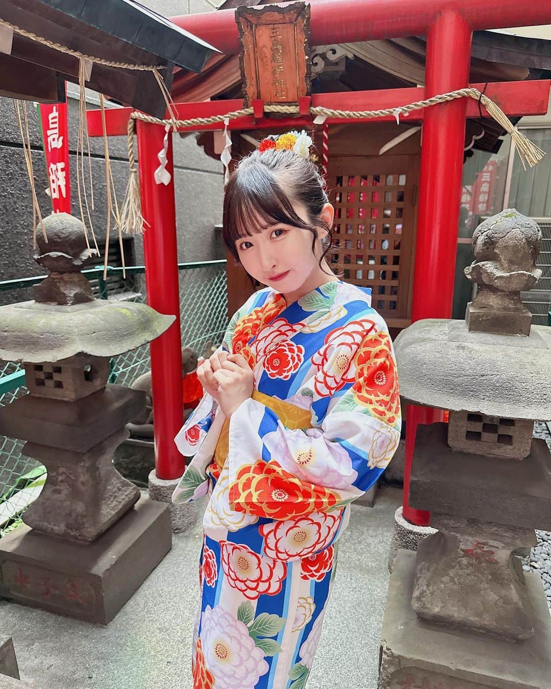 咲山しほのインスタグラム：「♥ . . いっぱい写真ある👶🏻🏮👘 . . #浴衣 #浴衣女子 #浴衣ヘア #浴衣ヘアアレンジ #浴衣レンタル」
