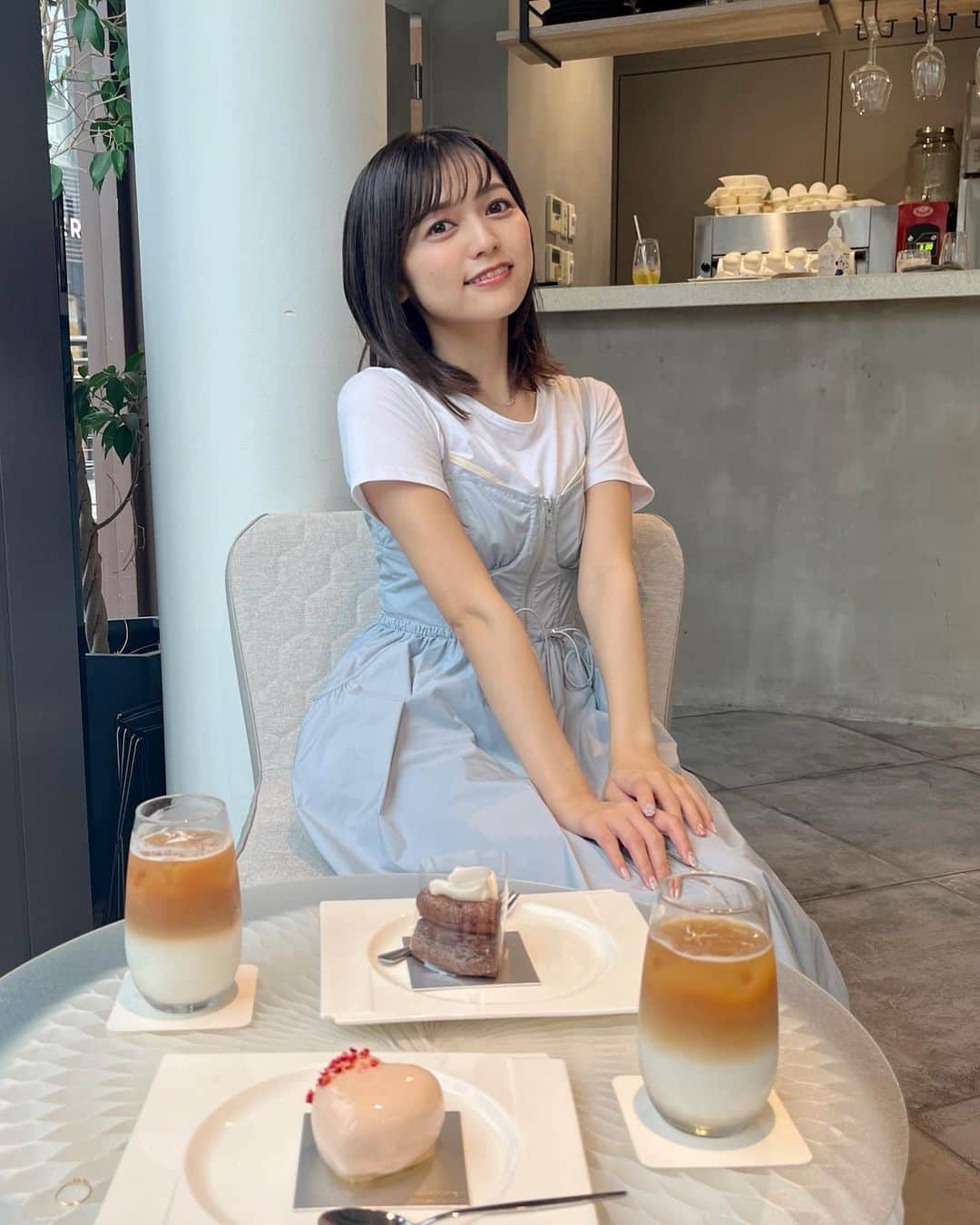 中村歩加のインスタグラム：「この前カフェに行った時の☕♡  この日は、 新しく買ったお洋服を着ました🫧 今年の春夏は、水色のお洋服が多くてとっても嬉しい💎(ピンクより水色派)  ワンピースは @lily_brown_snap_official の新作、 とっても可愛くてお気に入り😻  私服投稿も、またしますね🍒  #原宿カフェ #原宿ランチ #カフェ巡り #カフェ活 #ガトーショコラ #f #fyp #ワンピースコーデ #ワンピース #カフェラテ #表参道カフェ #表参道ランチ #表参道 #このあとノイミーちゃんの武道館に行きました 幸」