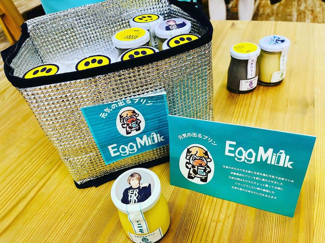 Shinnosukeのインスタグラム：「EggMilkさんから差し入れいただきました！ 美味しいプリン！🤤  #pudding」