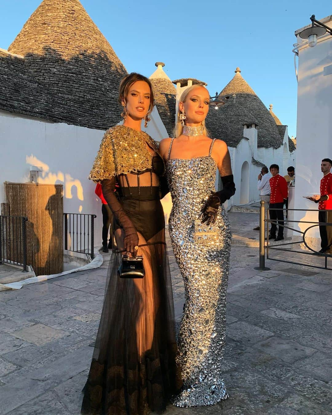 レオニー・ハンネさんのインスタグラム写真 - (レオニー・ハンネInstagram)「Am I dreaming? Dolce & Gabbana Alta Moda in Puglia 🥹🇮🇹 🫶🏻 @dolcegabbana #DGAltaModa #DolceGabbana」7月10日 19時06分 - leoniehanne