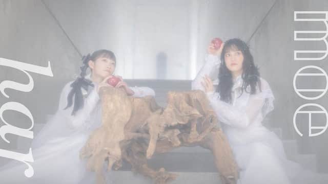 harmoeのインスタグラム：「#harmoe 5thシングル「Love is a potion」10/11(水)発売🍎  発売を記念して8/5(土)、8/6(日)にリミスタでのオンラインサイン会を開催します✨  こちらの対象商品の抽選販売申込も本日からスタートです！！ ぜひこの機会をお見逃しなく☺  受付URL🔻 https://limista.jp/projects/4105」