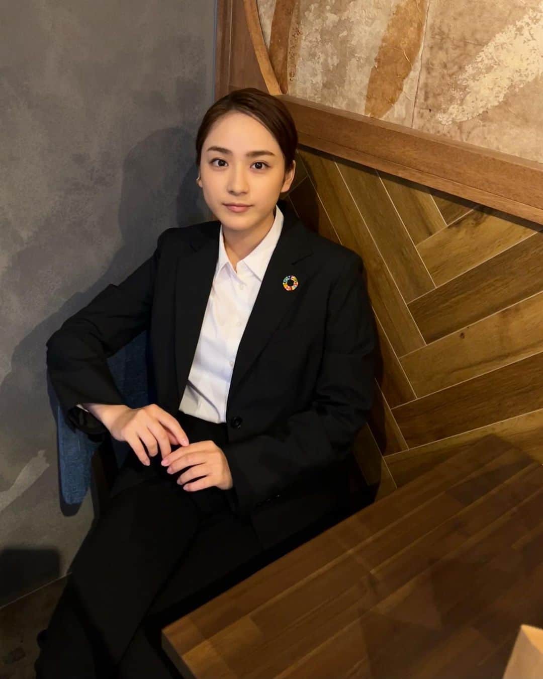 平祐奈のインスタグラム：「🕴️🕴️🕴️ 偶にはスーツな日〜。」