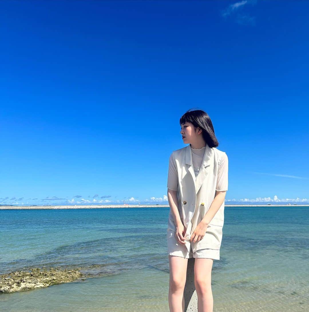 桜井えまさんのインスタグラム写真 - (桜井えまInstagram)「. okinawa満喫🌴🌊   #沖縄 #海 #砂浜  #beach  #エビ中  #fjk  #素敵な思い出  #桜井えま  #セットアップ  #coordinate  #selfie  #vans」7月10日 19時21分 - emma_sakurai_official