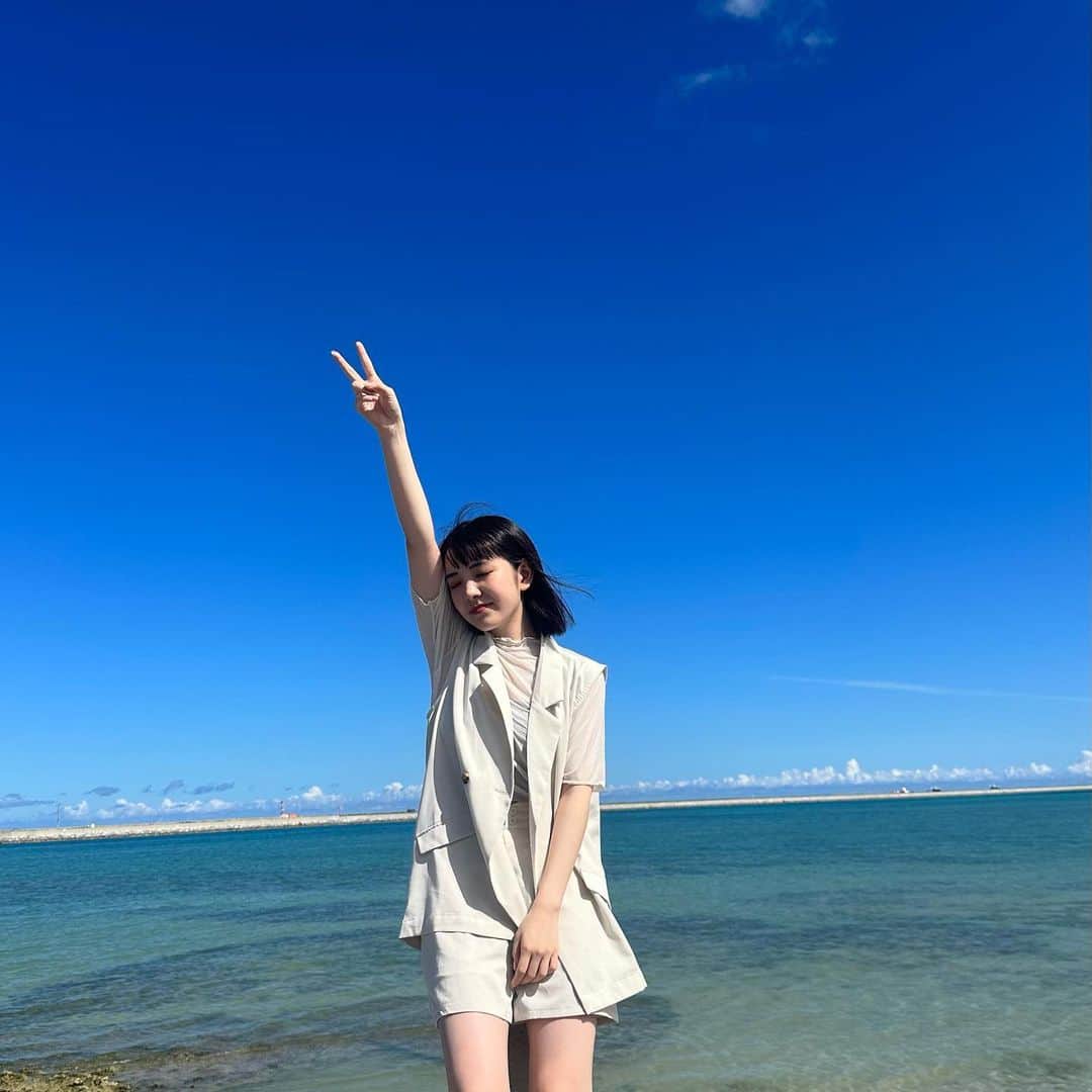 桜井えまさんのインスタグラム写真 - (桜井えまInstagram)「. okinawa満喫🌴🌊   #沖縄 #海 #砂浜  #beach  #エビ中  #fjk  #素敵な思い出  #桜井えま  #セットアップ  #coordinate  #selfie  #vans」7月10日 19時21分 - emma_sakurai_official
