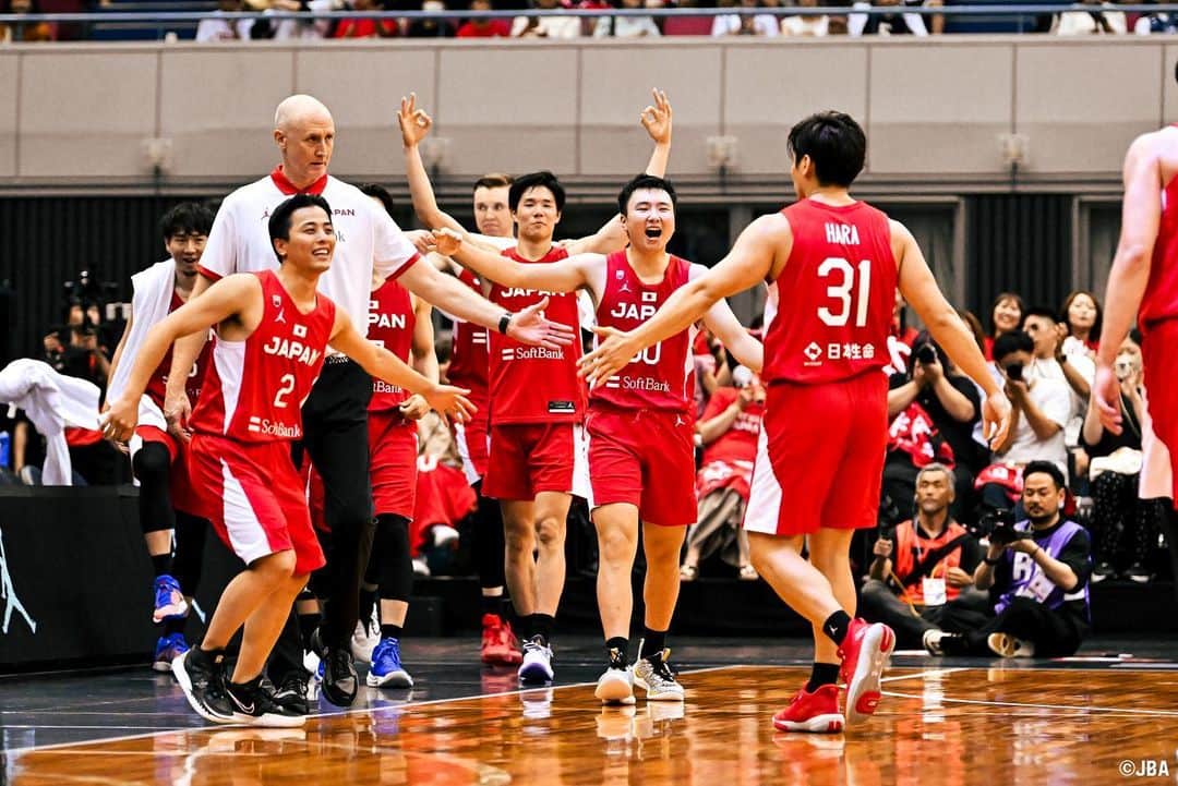 B.LEAGUEさんのインスタグラム写真 - (B.LEAGUEInstagram)「チャイニーズ・タイペイに2連勝！！ 第1戦では千葉J#31 #原修太 選手がチームトップタイの18得点、第2戦ではA東京#8 #吉井裕鷹 選手がチームハイの16得点を記録👏  【最終スコア】 第1戦：🇯🇵日本 108-86 チャイニーズ・タイペイ 第2戦：🇯🇵日本 92-56 チャイニーズ・タイペイ  🏀国際強化試合2023 静岡大会  #AkatsukiJapan #日本一丸 #Bリーグ」7月10日 19時24分 - b.league_official