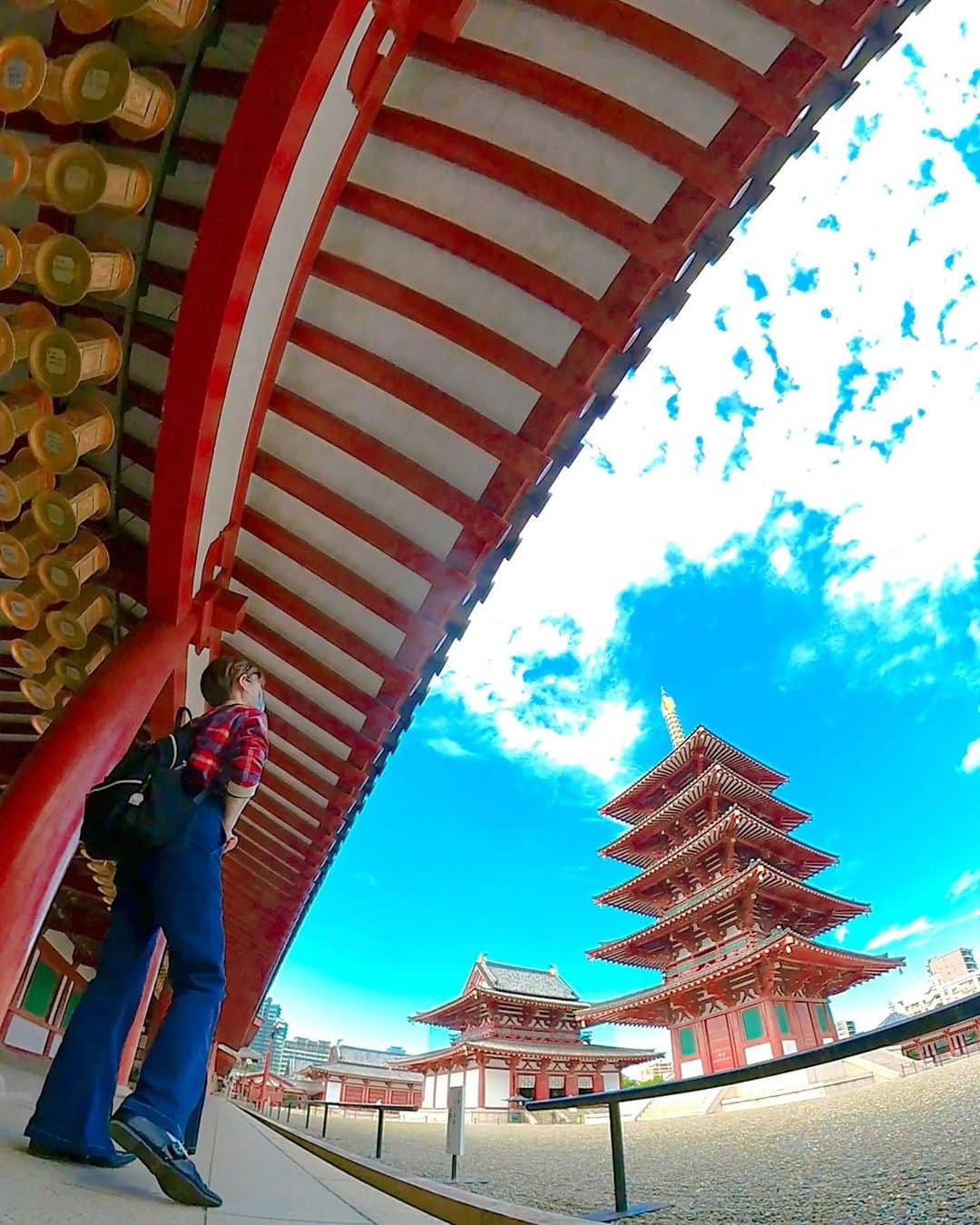 のインスタグラム：「A five-storied pagoda that looks too cool from any angle I can see it all the time~😍 When I looked at it leisurely, I was told "It's closing time" 🤣  📸: @churarinko_o   ***************** Please add #theta360 to your photos shot with THETA and post them😊 . . . . . #ricohusa #ricoh #ricohimaging #ricohtheta #lifein360 #360camera #360view #camera #cameratips #cameralover #photographylovers #photographer #photooftheday #photographytips #cameragear #photoediting #editingtips #art #360photography」