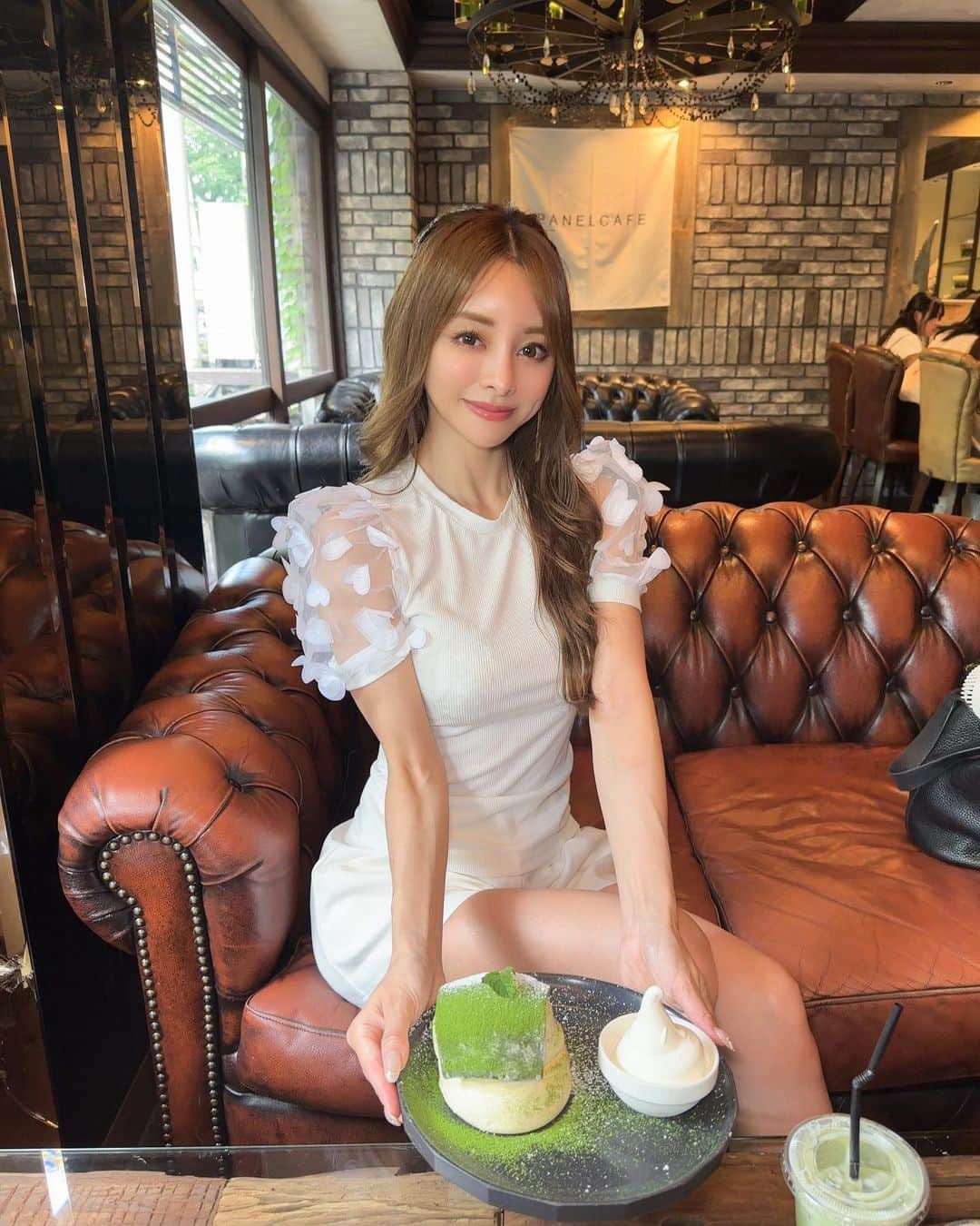 大迫麗香のインスタグラム：「ボディメイクはストレスや不安を軽減する効果もある✨ トレーニングは体だけじゃなくて、心にもいい✨ ストレスホルモンを抑えて、リラックス感を高める効果があるから、日常のストレスやプレッシャーにもうまく対処できるようになるらしい😊 ボディメイクは体も心も元気にしてくれる✨ トレーニングして好きな物を食べて、人生楽しもう✨  #美ボディ #ベストボディジャパン  #女性専用ジム  #美ボディ女子 #恵比寿パーソナルトレーニング #恵比寿ジム #パーソナルトレーニング東京 #代官山パーソナルジム #渋谷パーソナルジム #恵比寿パーソナルジム」