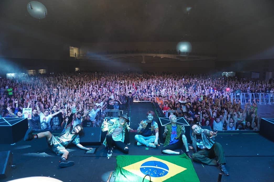 KEIGOのインスタグラム：「Vocês são foda. Obrigado, Fortaleza. Obrigado, SANA. Vamos voltar.  #flow_japan」