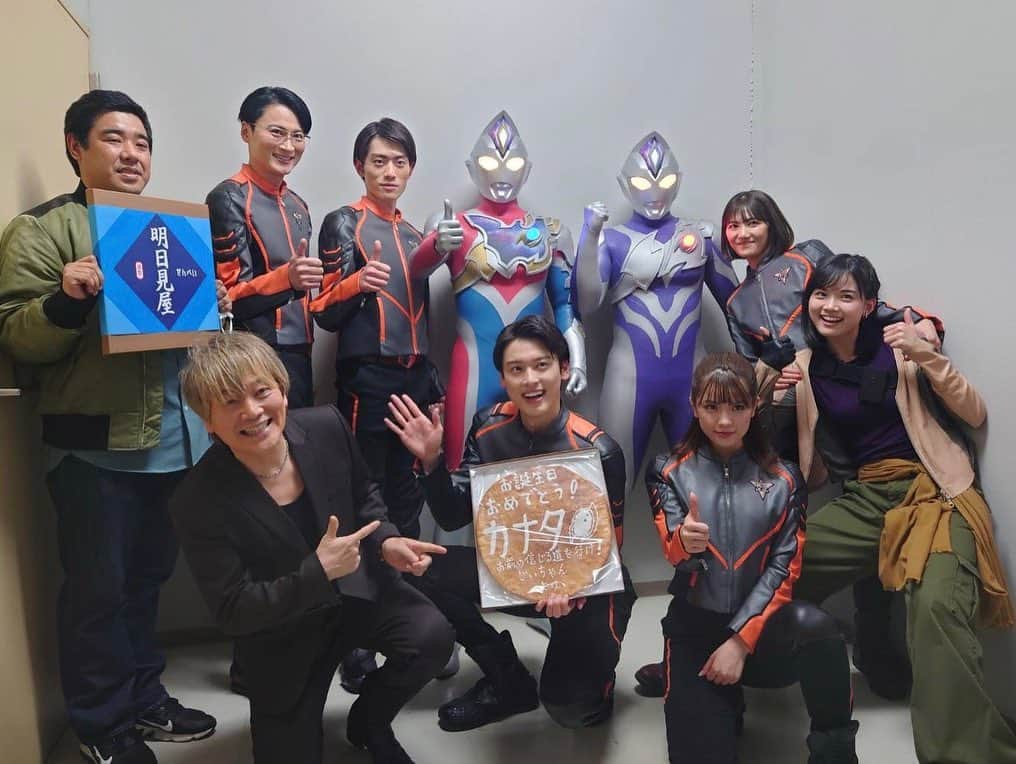 加弥乃さんのインスタグラム写真 - (加弥乃Instagram)「今日 7月10日はお茶の間のテレビに 初めてウルトラマンが登場した #ウルトラマンの日 📺🌠  ついこの間、帰り路で光線ポーズし合う親子を見かけて 言葉がなくても通じ合っている姿が微笑ましかったです。  これだけ長く世代も国境も越えて愛され続けるウルトラマンってやっぱりすごいや、、🌏✨ 57周年。おめでとうございます💐 #ultraman」7月10日 19時52分 - kayano210