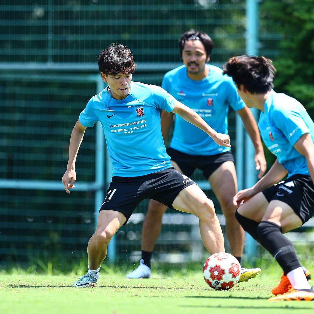 浦和レッドダイヤモンズさんのインスタグラム写真 - (浦和レッドダイヤモンズInstagram)「7.10 TRAINING | 📷 山形戦まで、あと2日。  次戦 天皇杯 JFA 第103回全日本サッカー選手権大会 3回戦 7.12(水) vs モンテディオ山形 NDソフトスタジアム山形・19時キックオフ  𝑵𝑬𝑿𝑻 𝑴𝑨𝑻𝑪𝑯 Emperor's Cup JFA 103rd Japan Football Championship 3rd Round 7.12(Wed) vs Montedio Yamagata NDsoft Stadium Yamagata 19:00KO  #小泉佳穂 #柴戸海 #大畑歩夢 #ブライアンリンセン #伊藤敦樹 #牲川歩見 #鈴木彩艶 #マチェイスコルジャ #髙橋利樹 #大久保智明 #ホセカンテ #urawareds #浦和レッズ #WeareREDS #Jリーグ #天皇杯 #サッカー」7月10日 20時05分 - urawaredsofficial