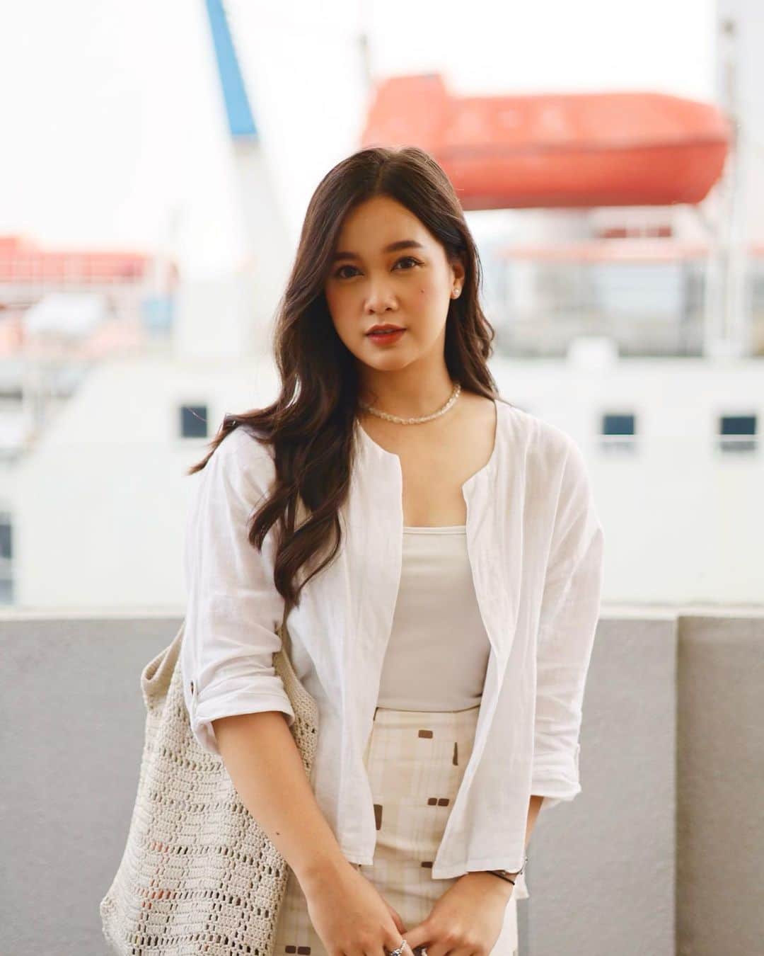 ナディラ・シンディ・ワンタリのインスタグラム：「missing a sunny day ☀️   📷 @dsa.asia」